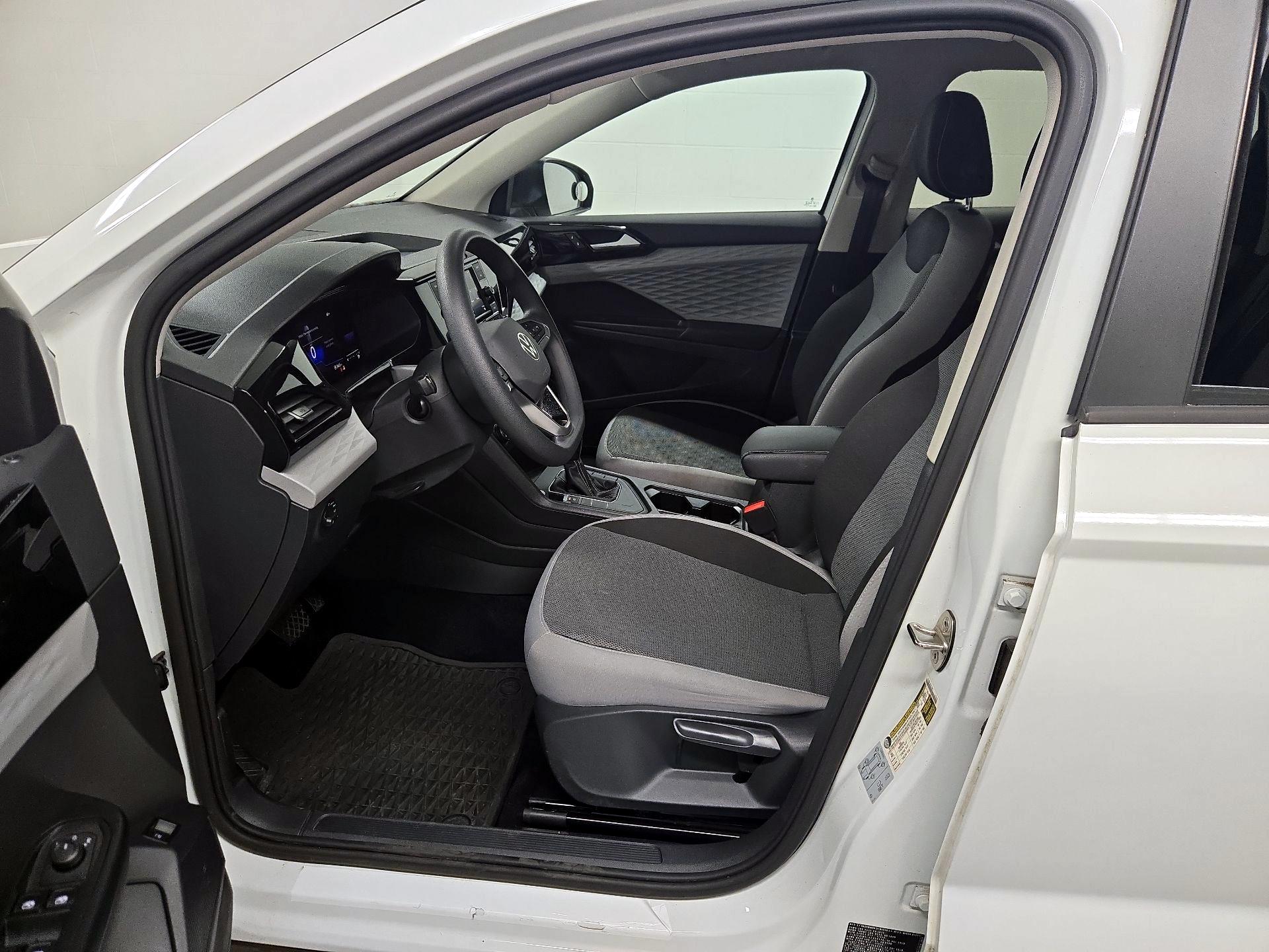 Thumbnail: 2022 Volkswagen Taos - 11