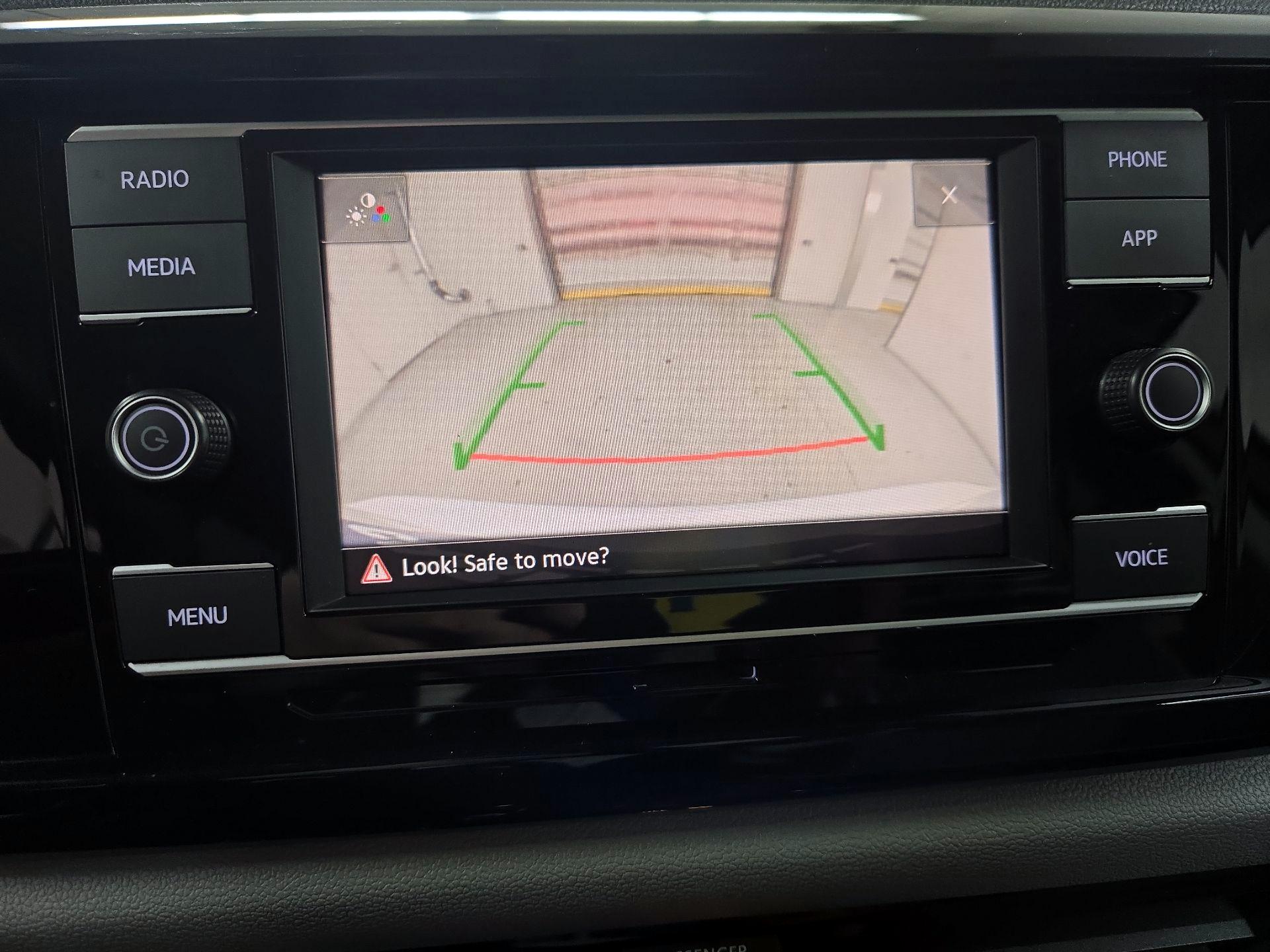 Thumbnail: 2022 Volkswagen Taos - 14