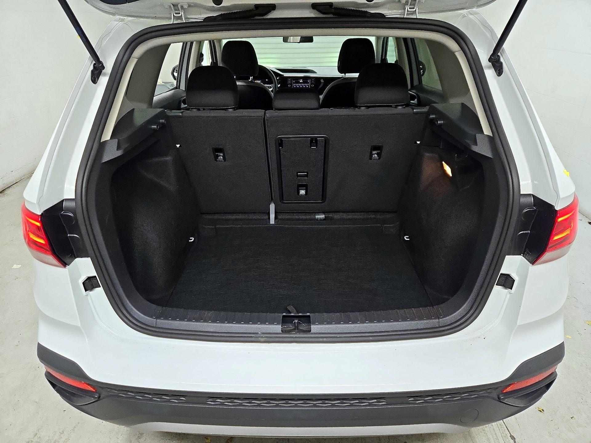 Thumbnail: 2022 Volkswagen Taos - 20