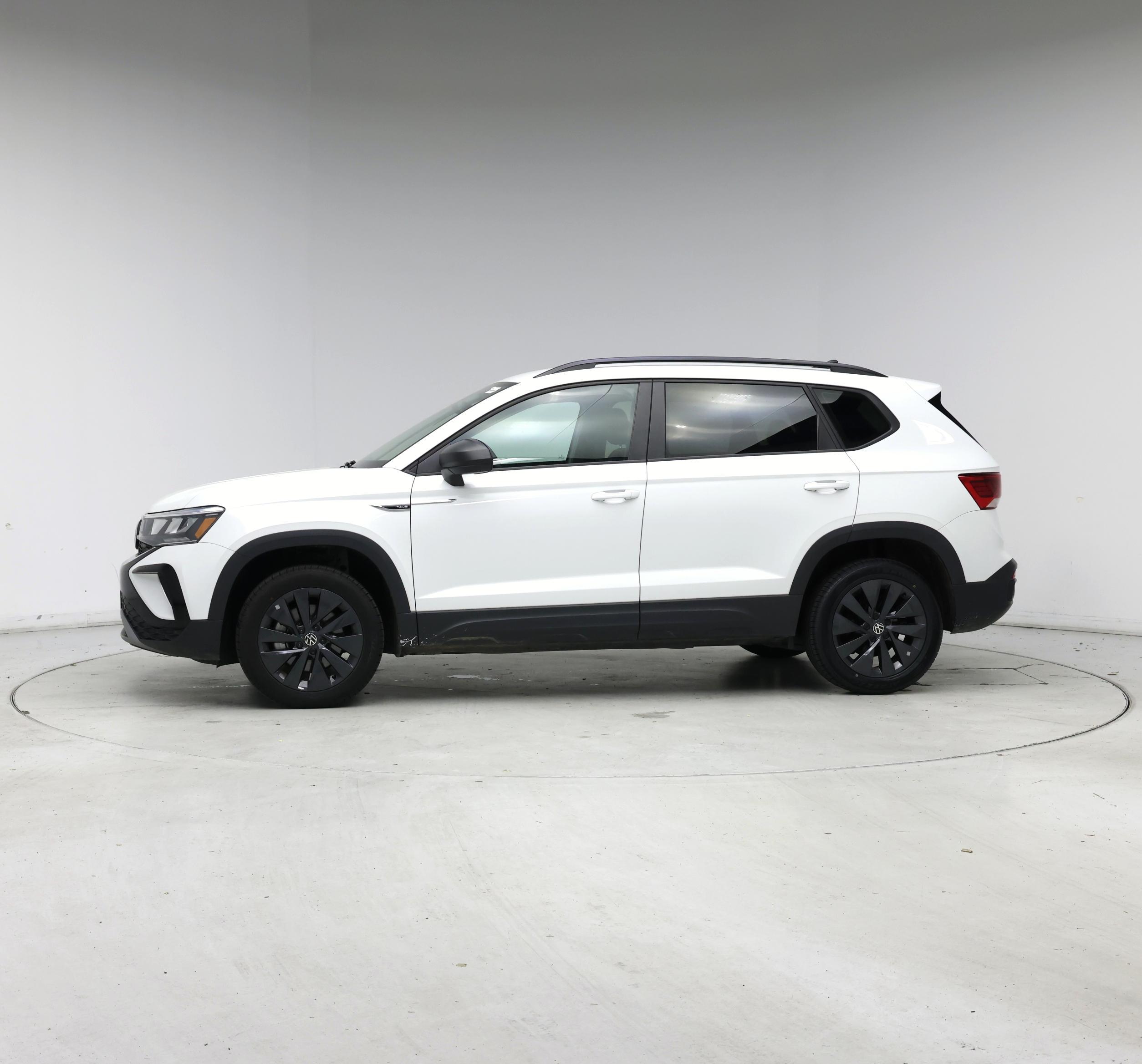 Thumbnail: 2022 Volkswagen Taos - 3