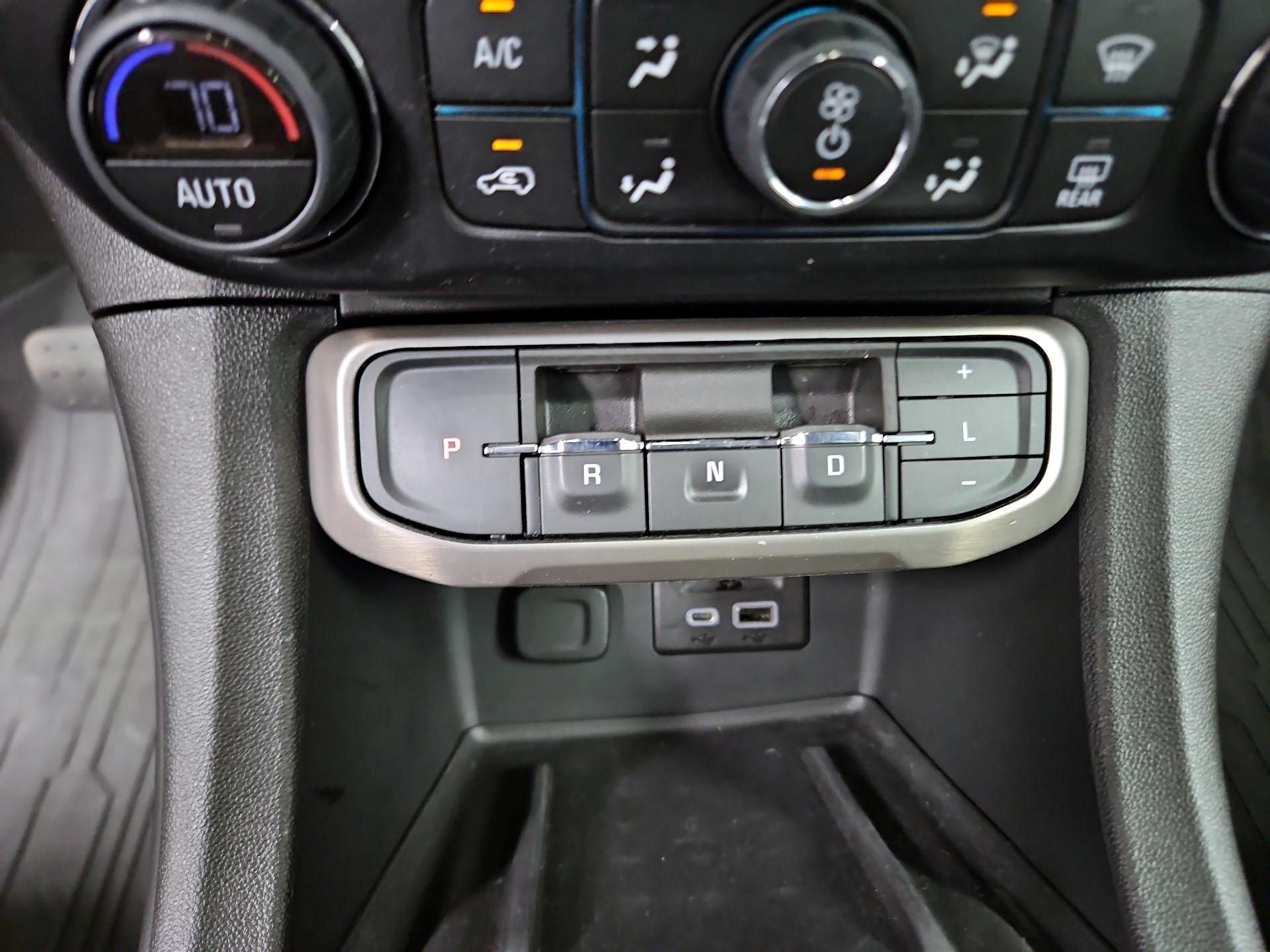 Thumbnail: 2023 GMC Acadia - 18