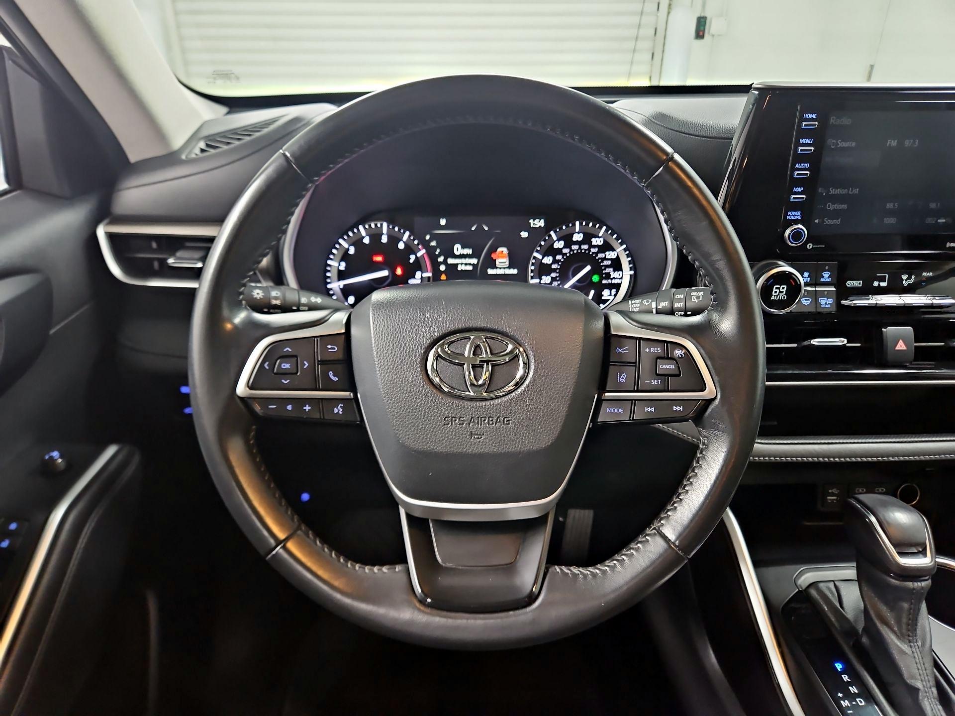 Thumbnail: 2022 Toyota Highlander - 10