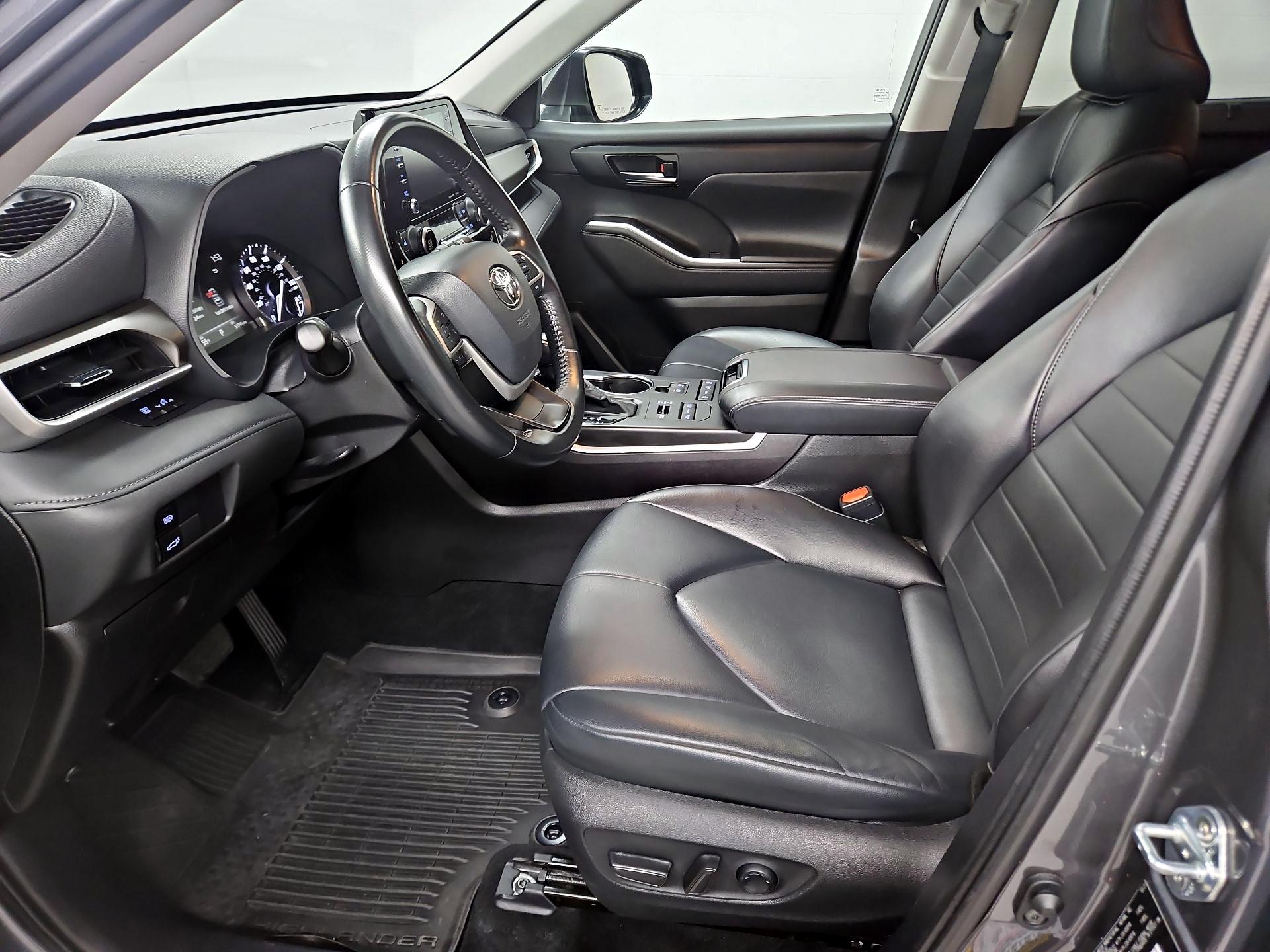 Thumbnail: 2022 Toyota Highlander - 11