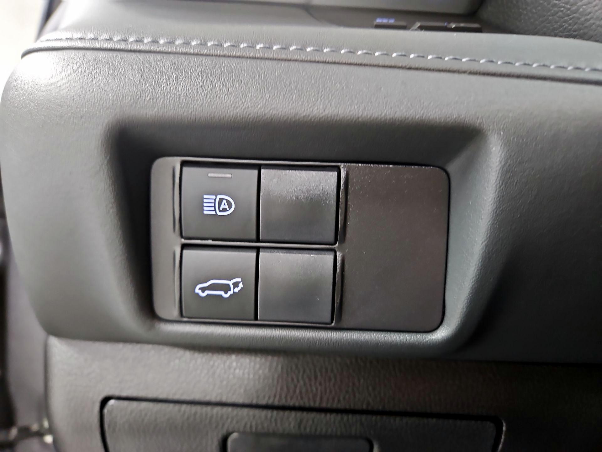 Thumbnail: 2022 Toyota Highlander - 13