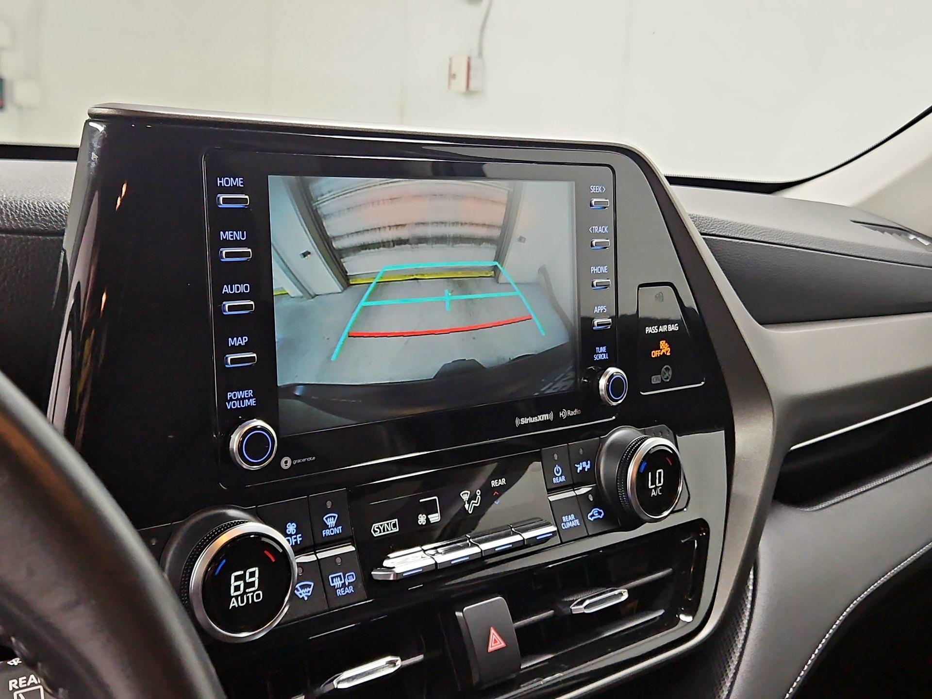 Thumbnail: 2022 Toyota Highlander - 14