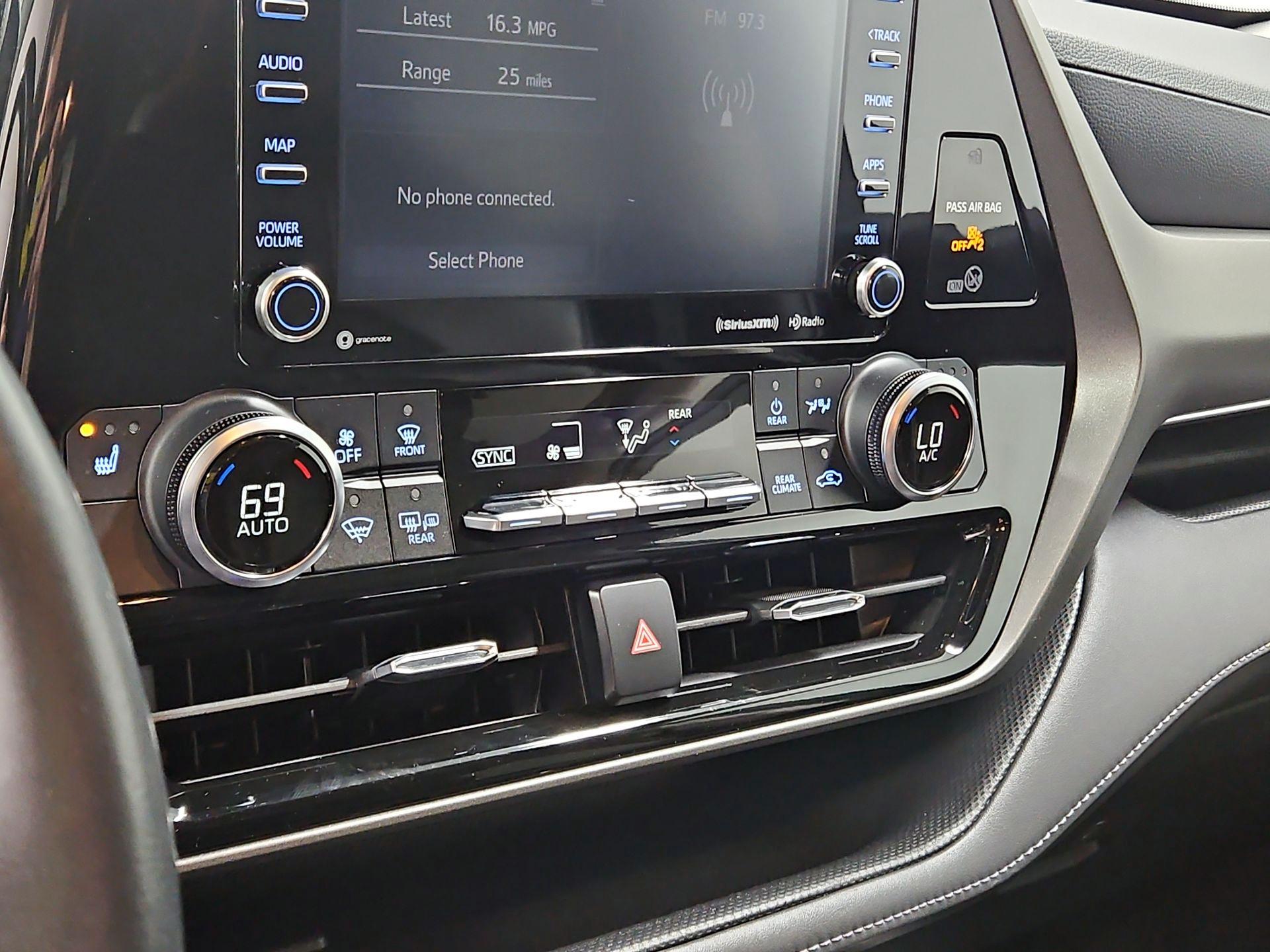 Thumbnail: 2022 Toyota Highlander - 16