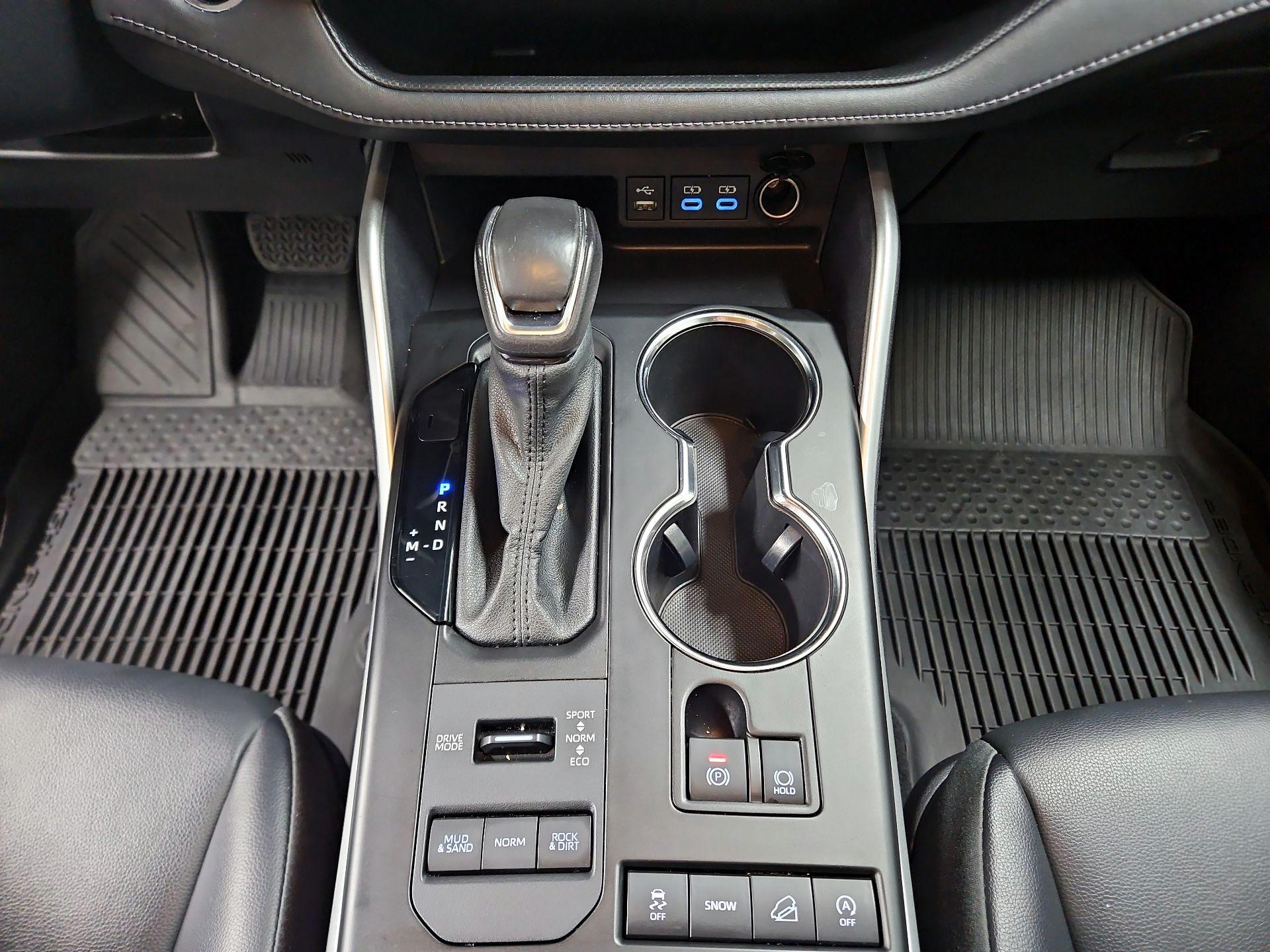 Thumbnail: 2022 Toyota Highlander - 17