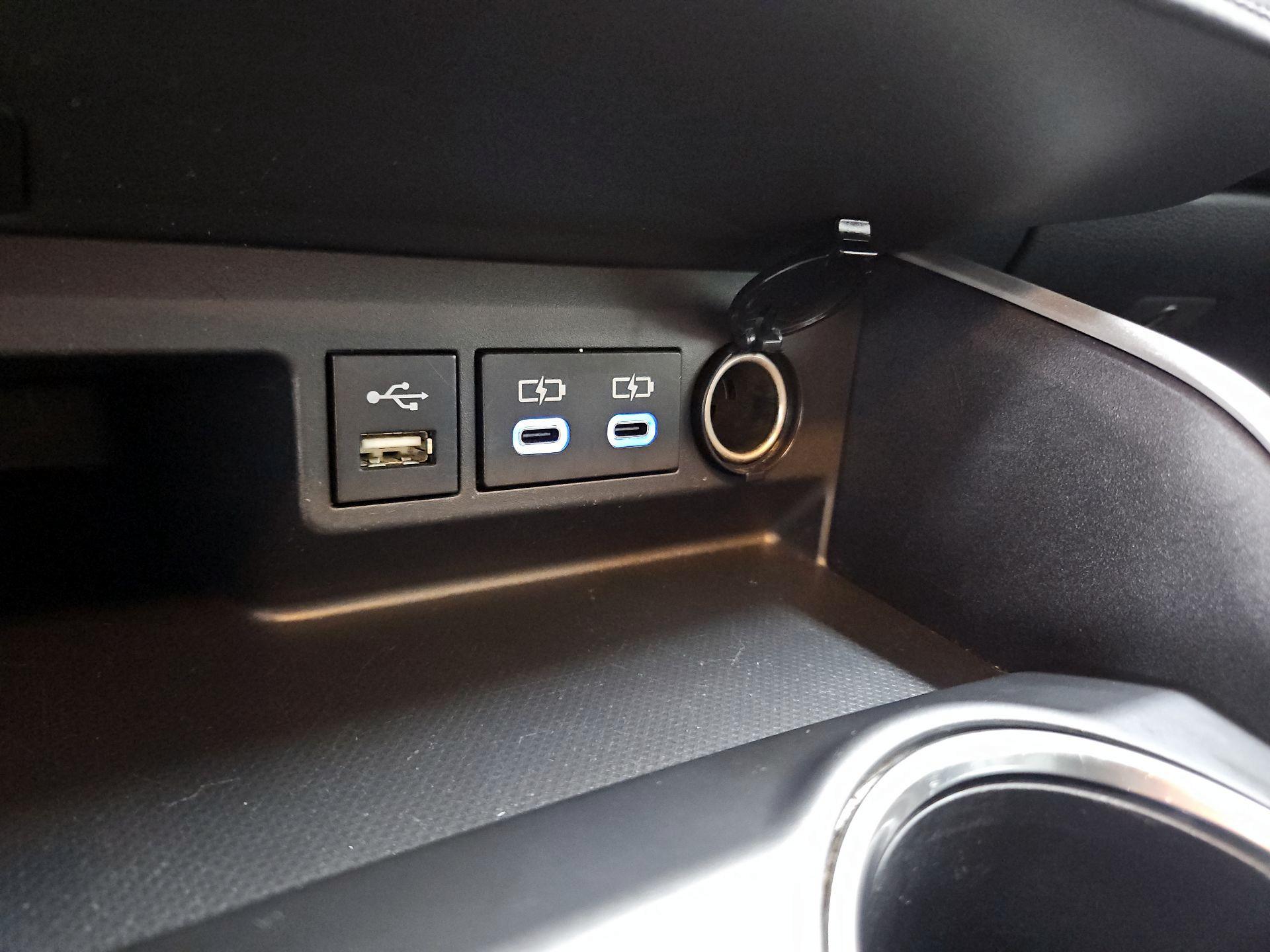 Thumbnail: 2022 Toyota Highlander - 18