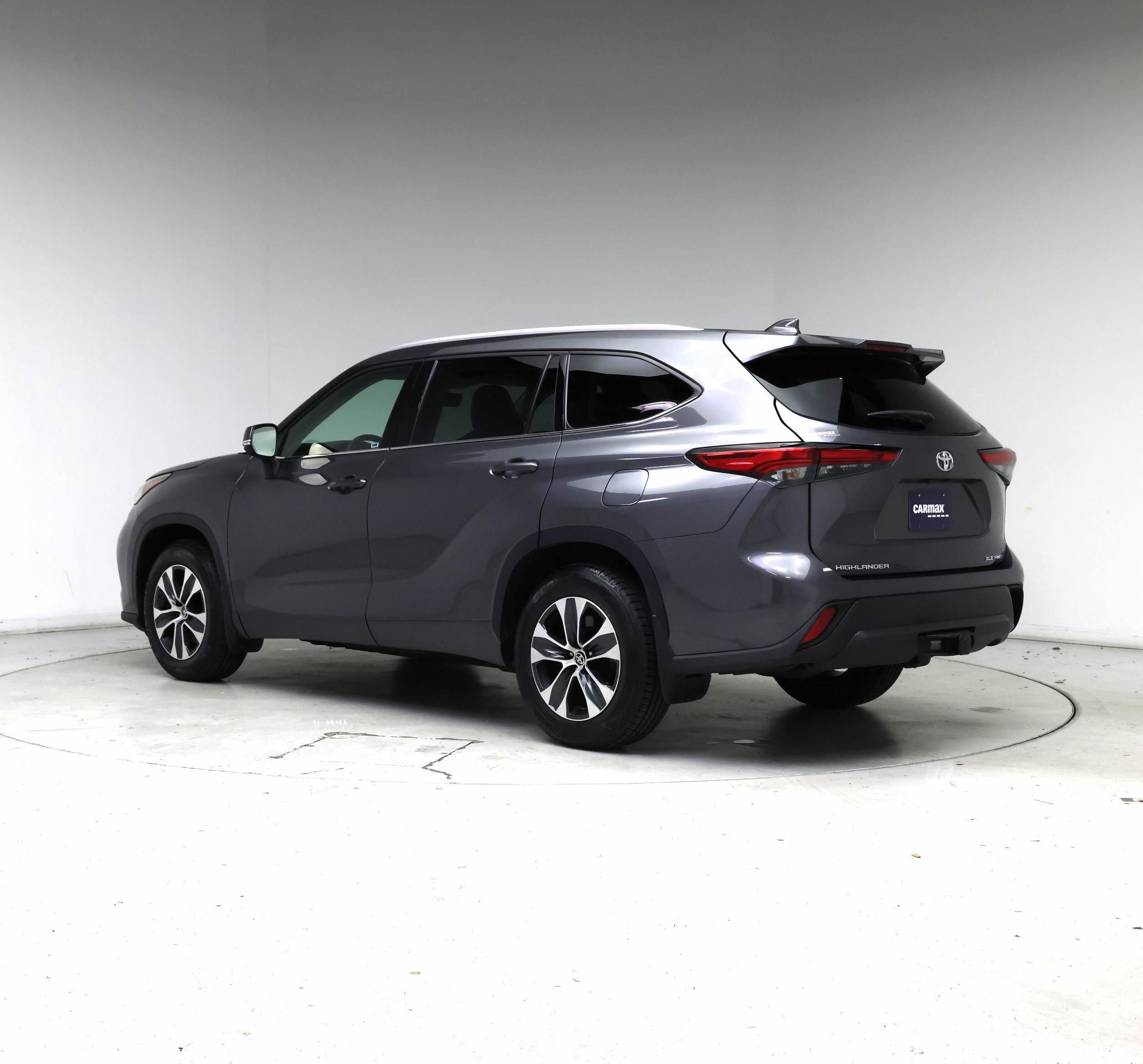 Thumbnail: 2022 Toyota Highlander - 2