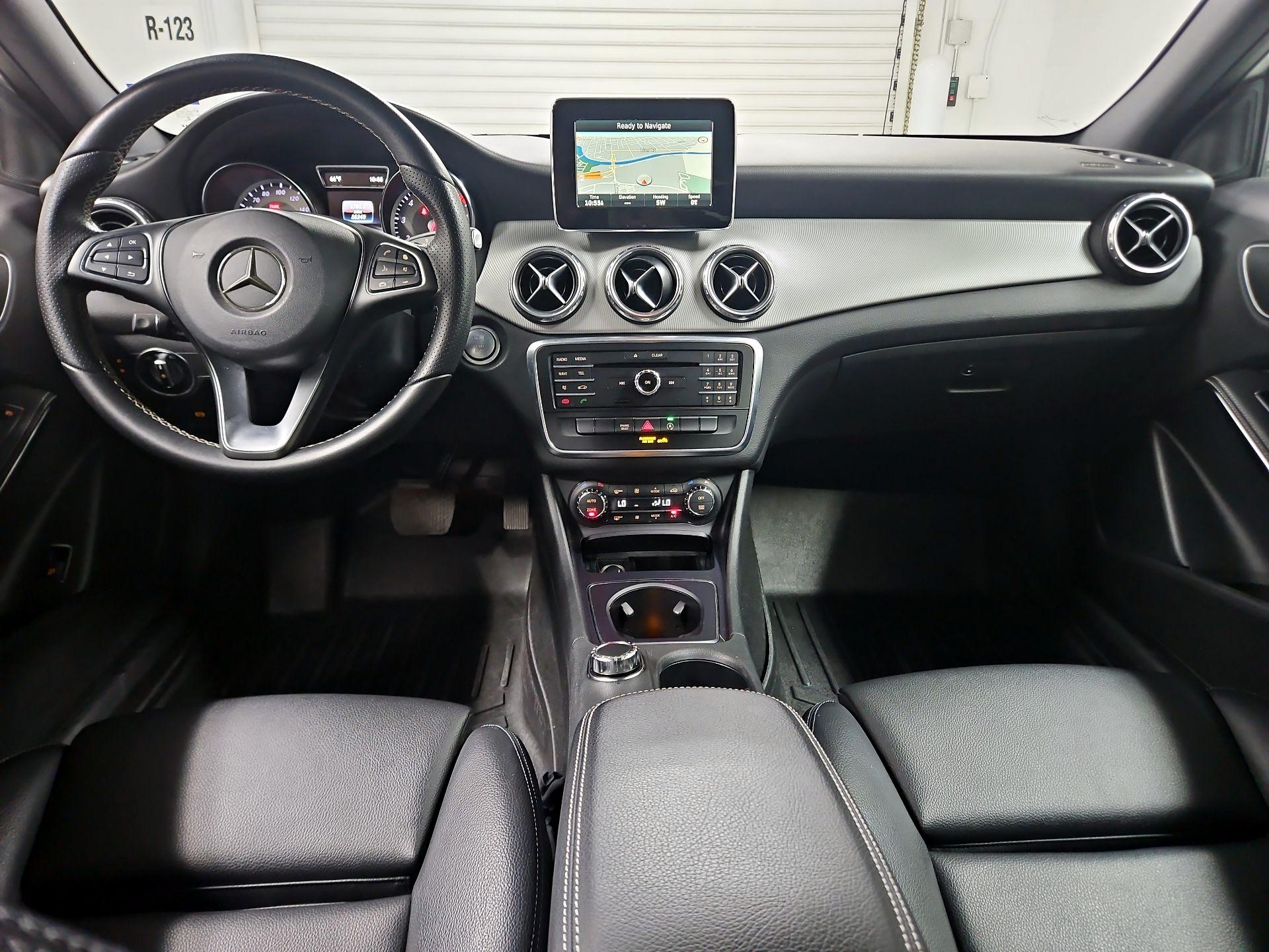 Thumbnail: 2016 Mercedes-Benz GLA - 9