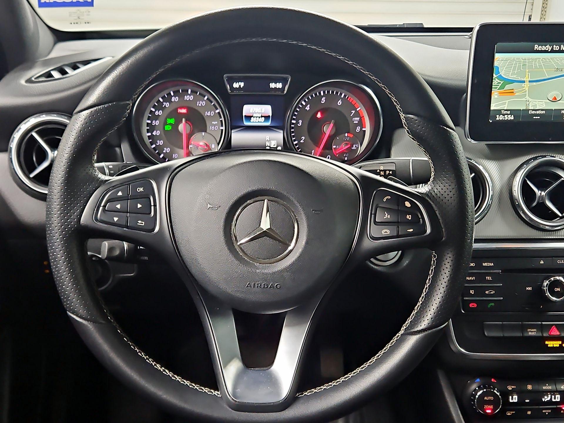 Thumbnail: 2016 Mercedes-Benz GLA - 10