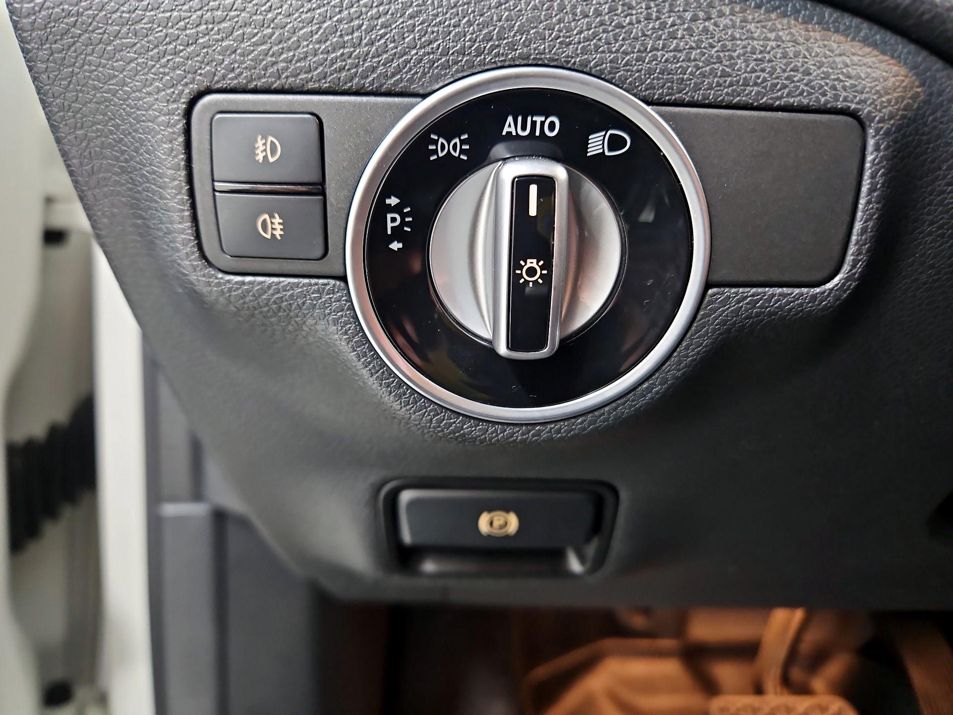 Thumbnail: 2016 Mercedes-Benz GLA - 13