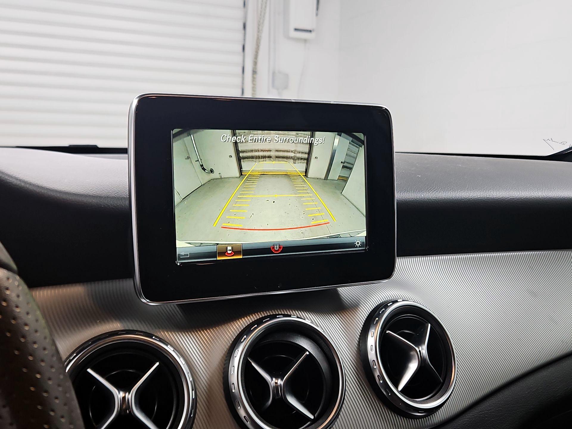 Thumbnail: 2016 Mercedes-Benz GLA - 15