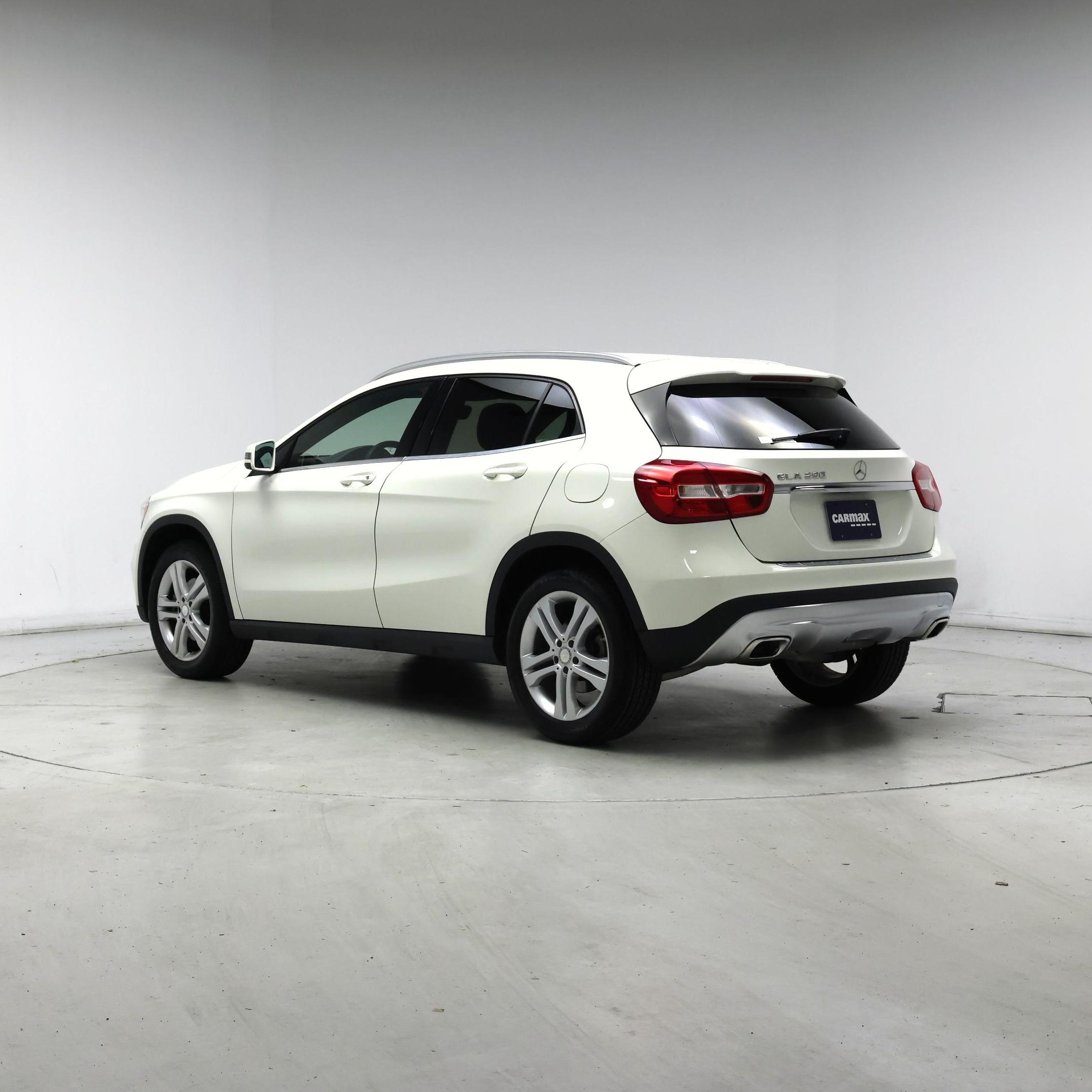 Thumbnail: 2016 Mercedes-Benz GLA - 2