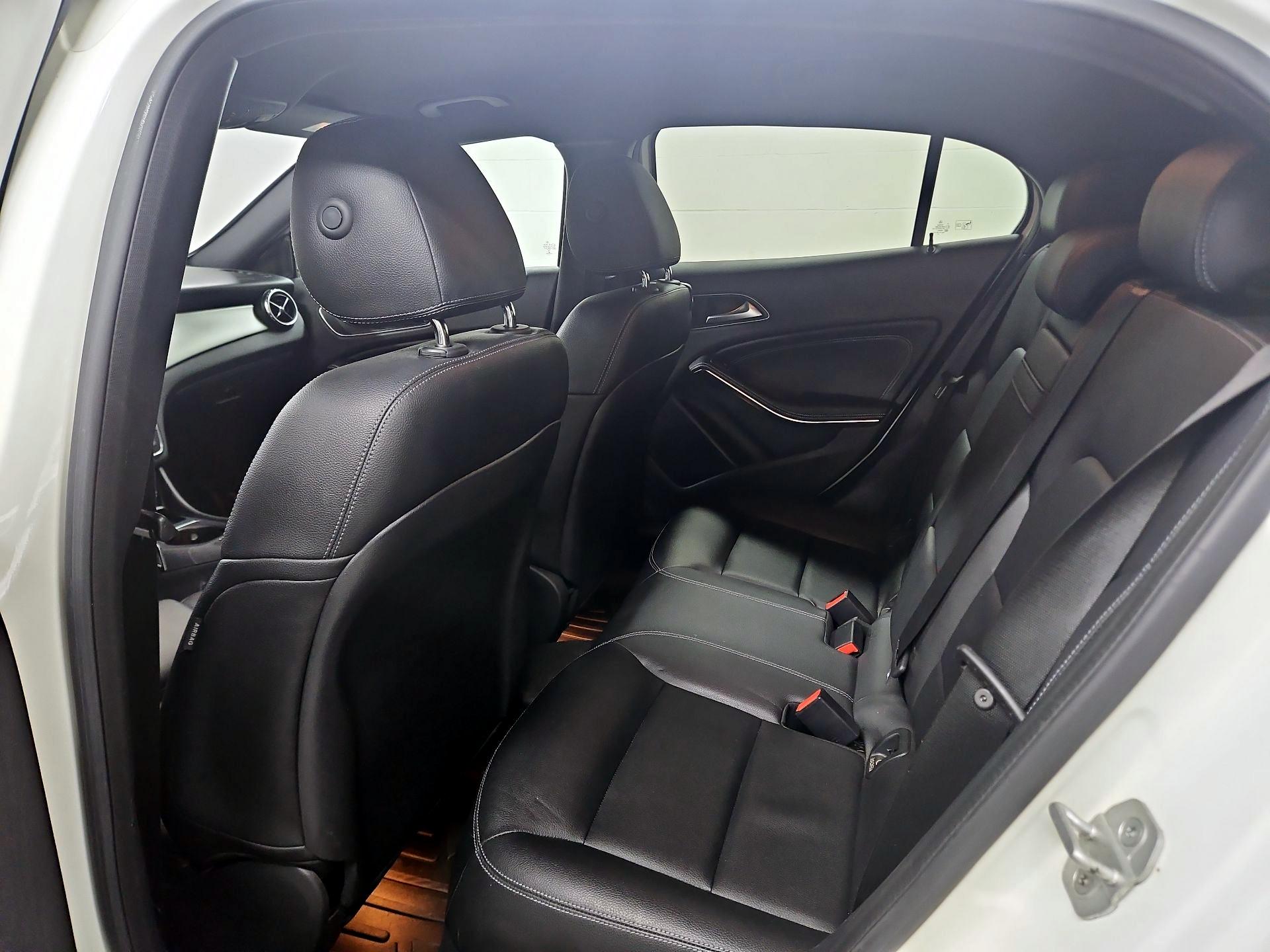 Thumbnail: 2016 Mercedes-Benz GLA - 20