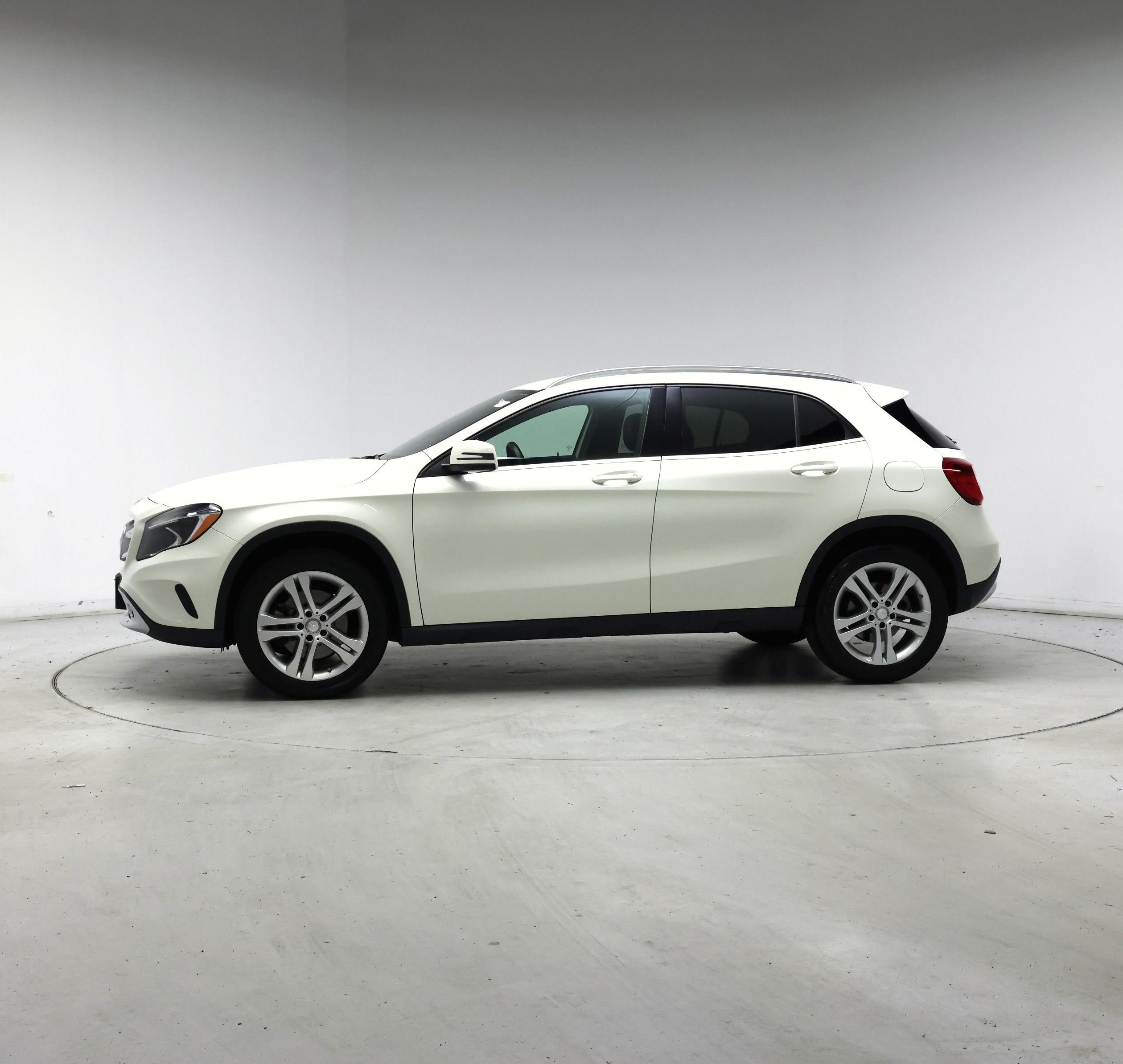 Thumbnail: 2016 Mercedes-Benz GLA - 3