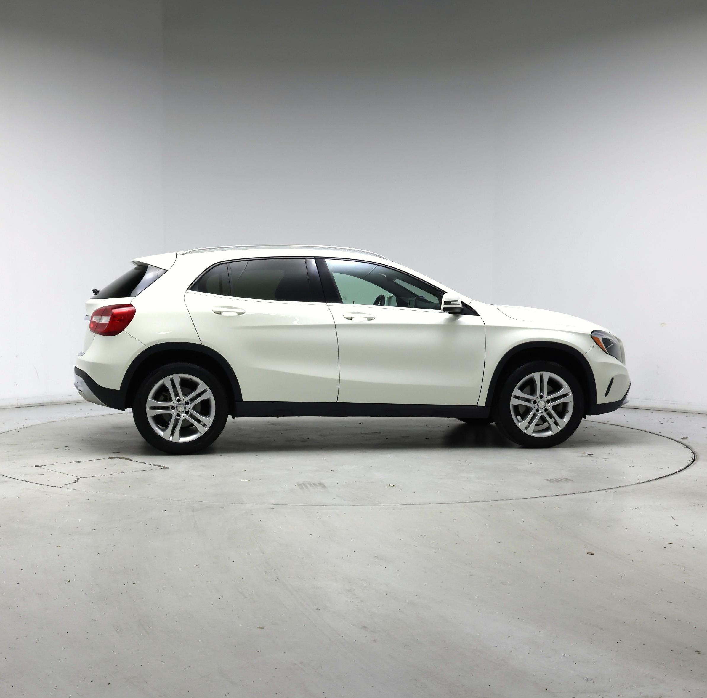 Thumbnail: 2016 Mercedes-Benz GLA - 7