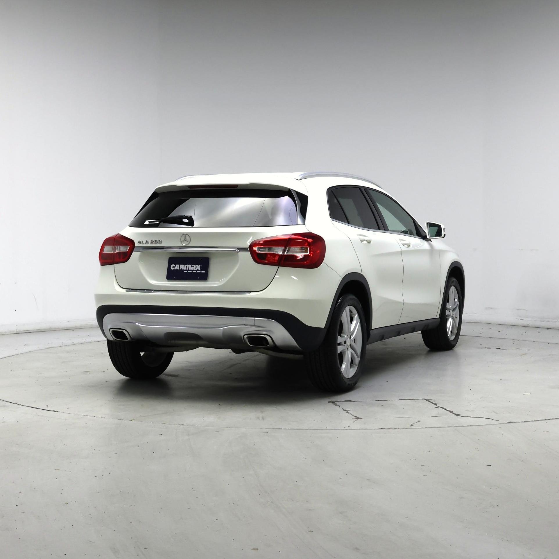 Thumbnail: 2016 Mercedes-Benz GLA - 8