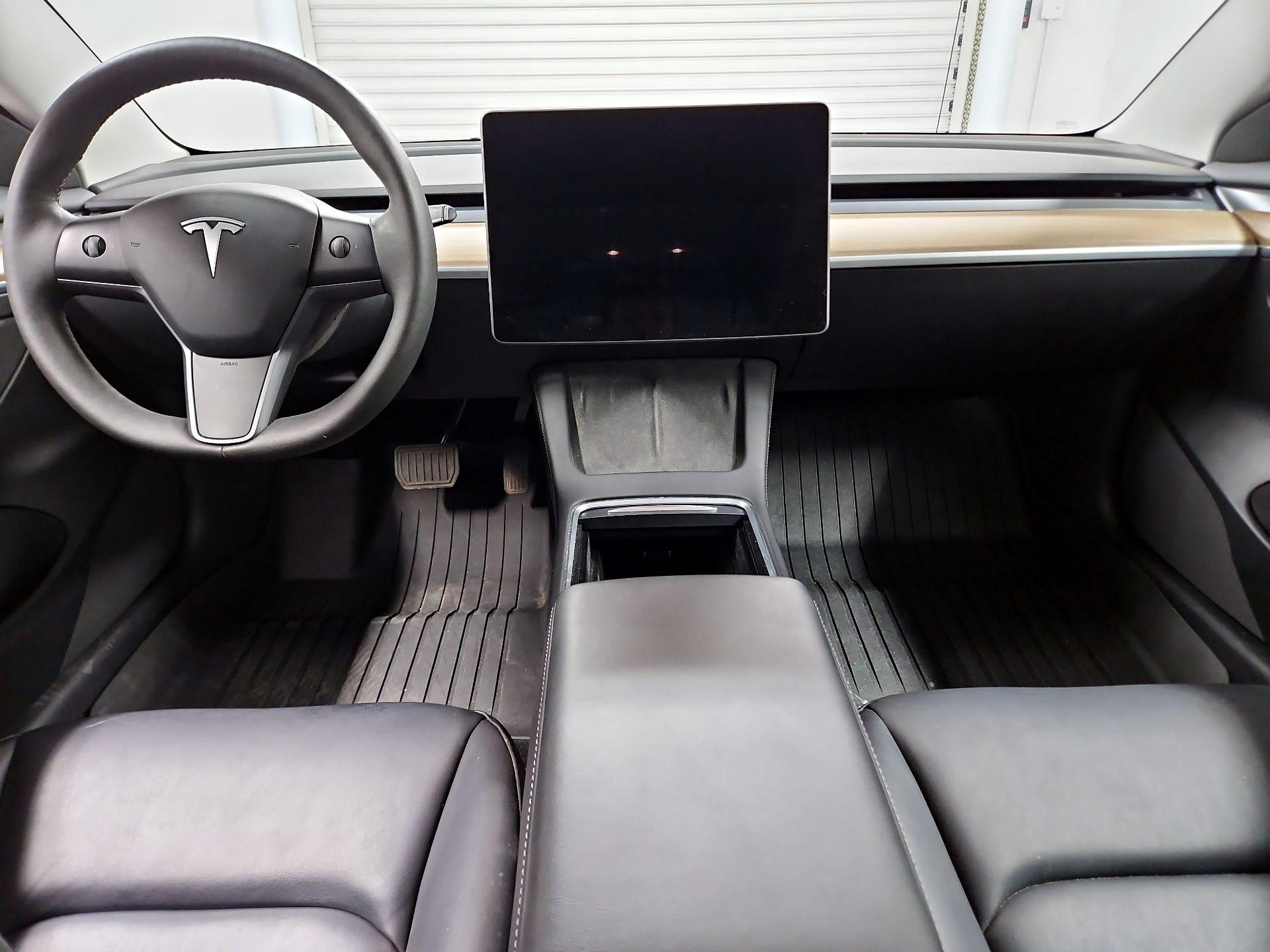 Thumbnail: 2023 Tesla Model 3 - 9