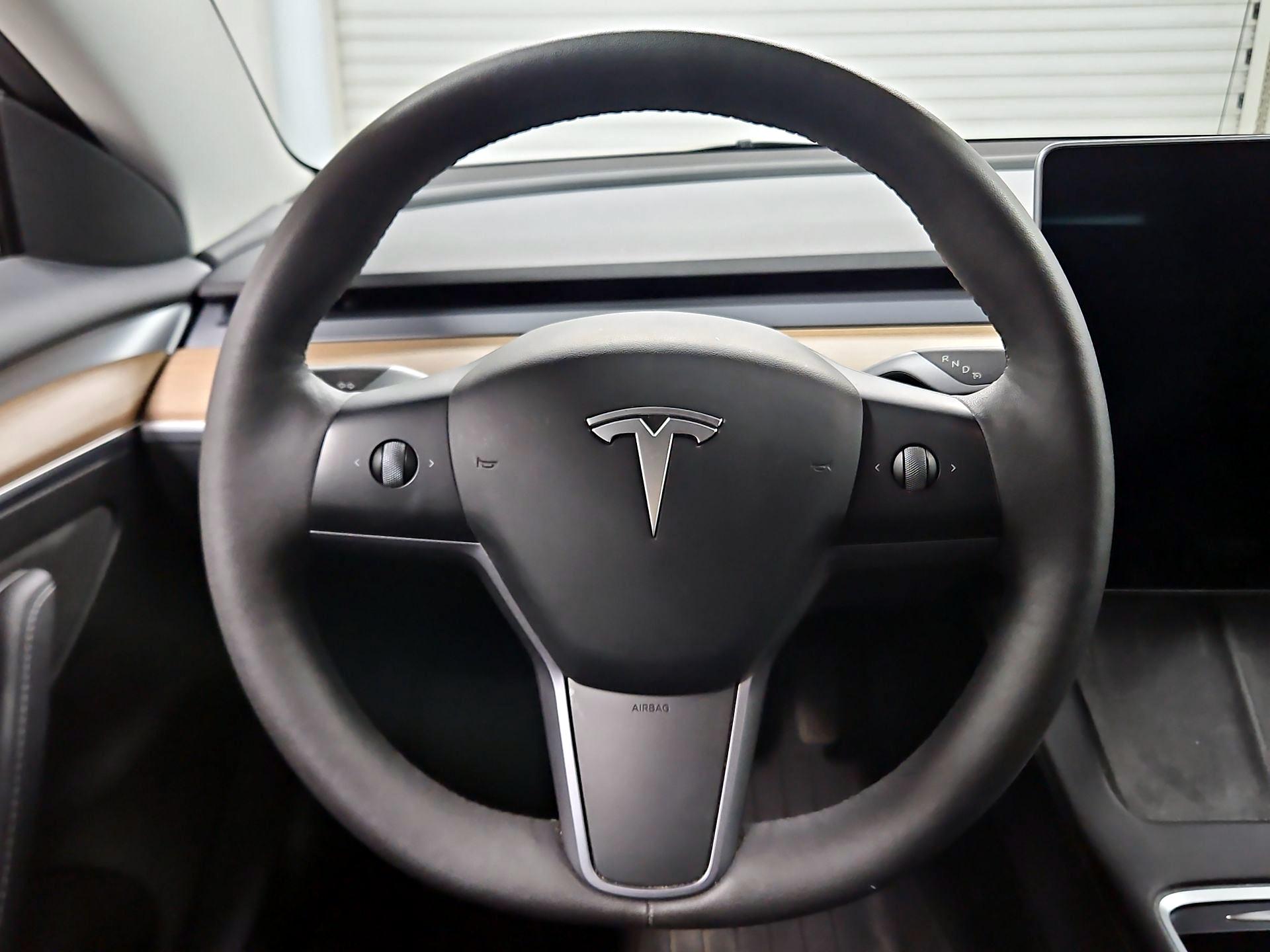 Thumbnail: 2023 Tesla Model 3 - 10