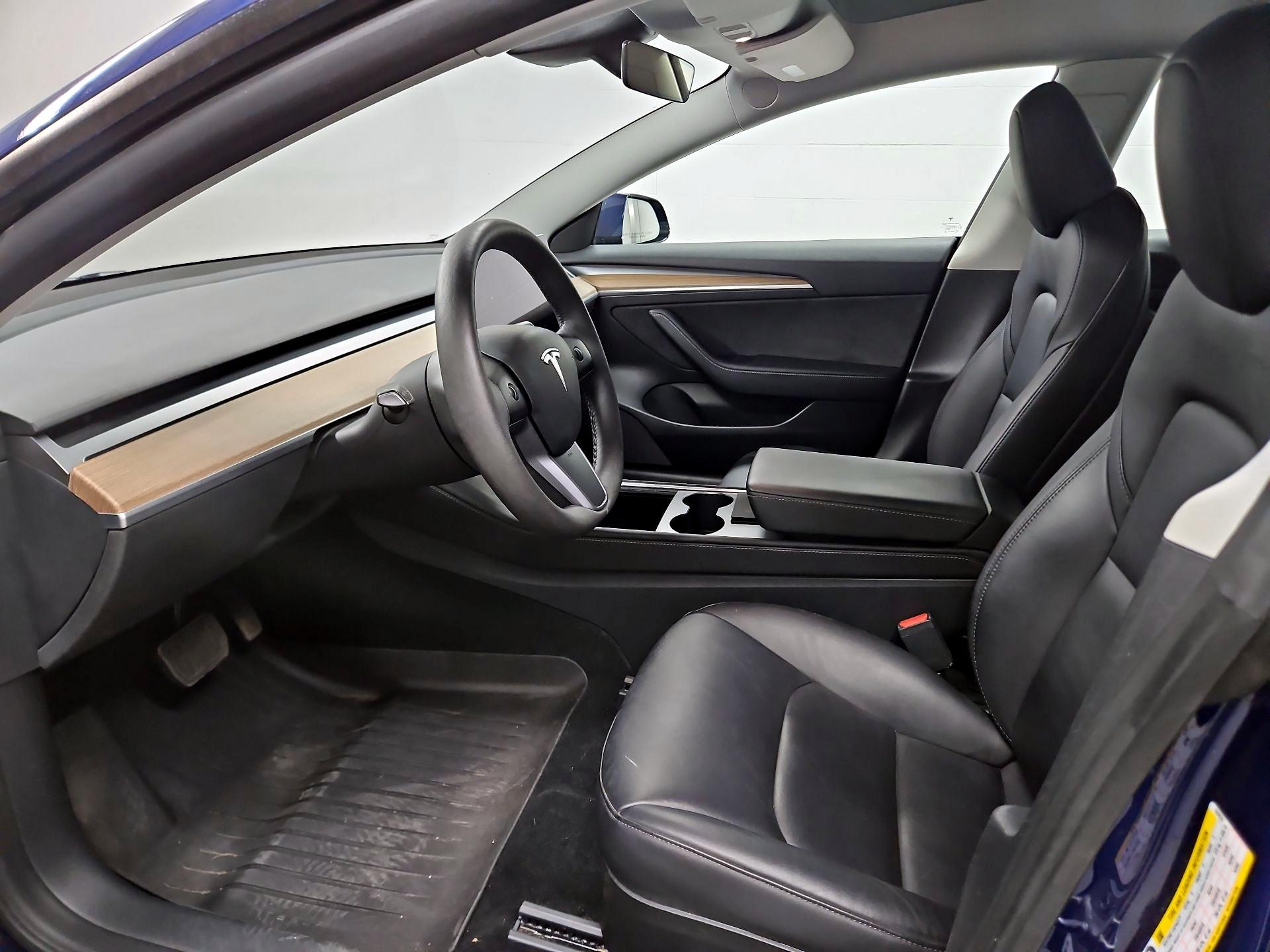 Thumbnail: 2023 Tesla Model 3 - 11