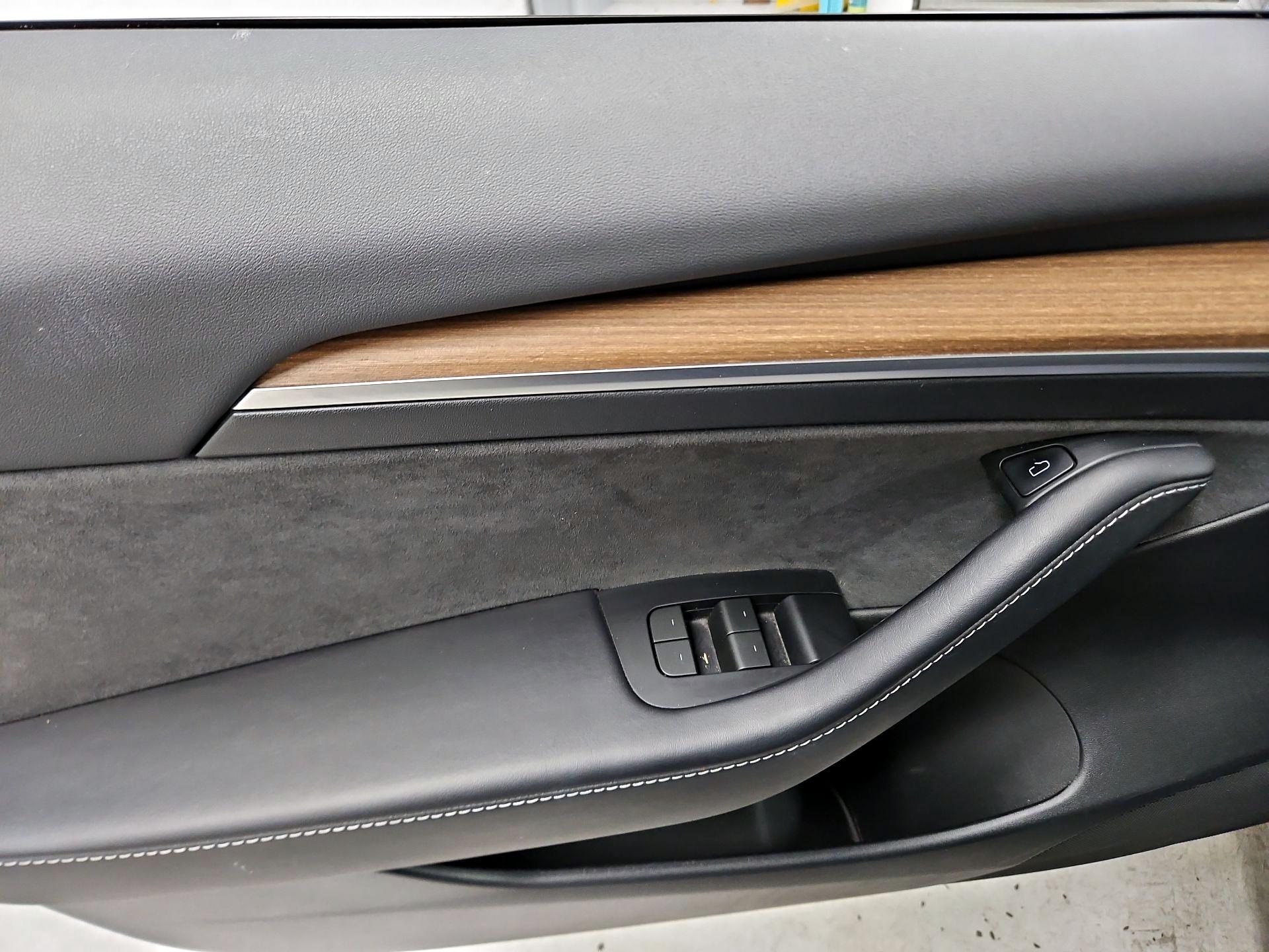 Thumbnail: 2023 Tesla Model 3 - 12