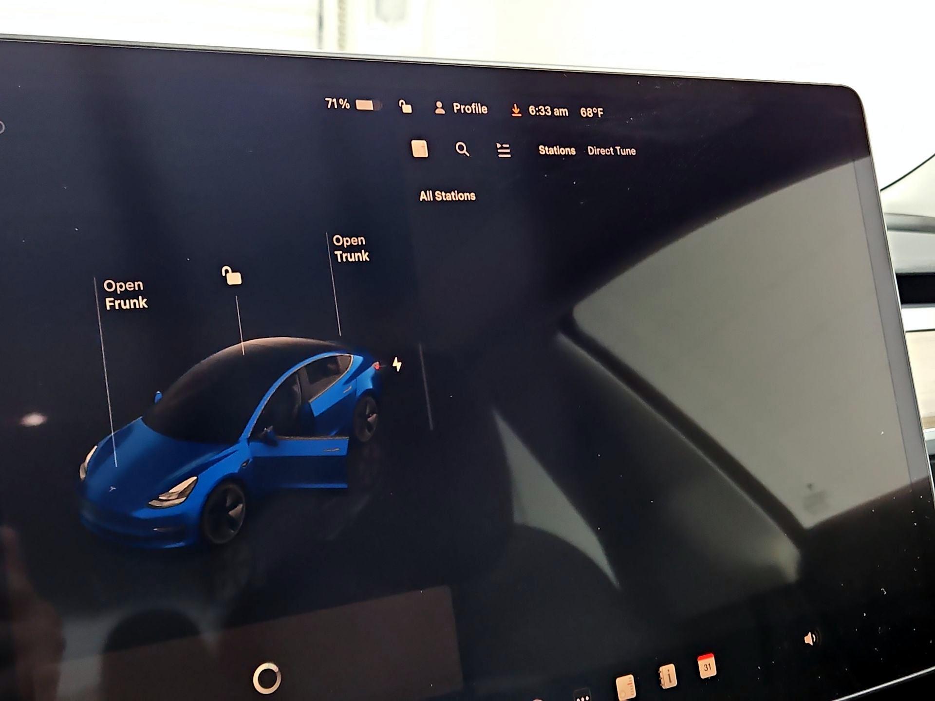 Thumbnail: 2023 Tesla Model 3 - 15