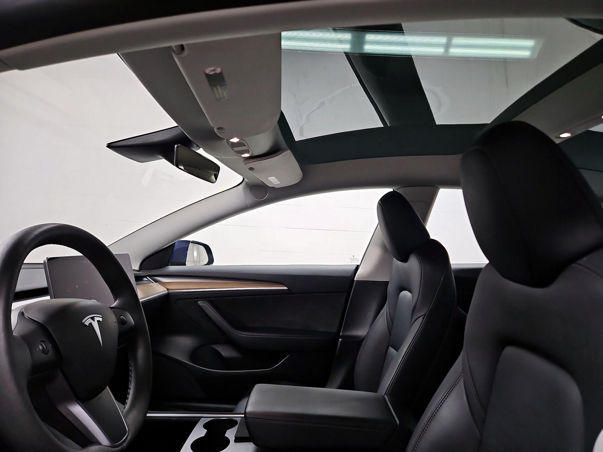 Thumbnail: 2023 Tesla Model 3 - 18