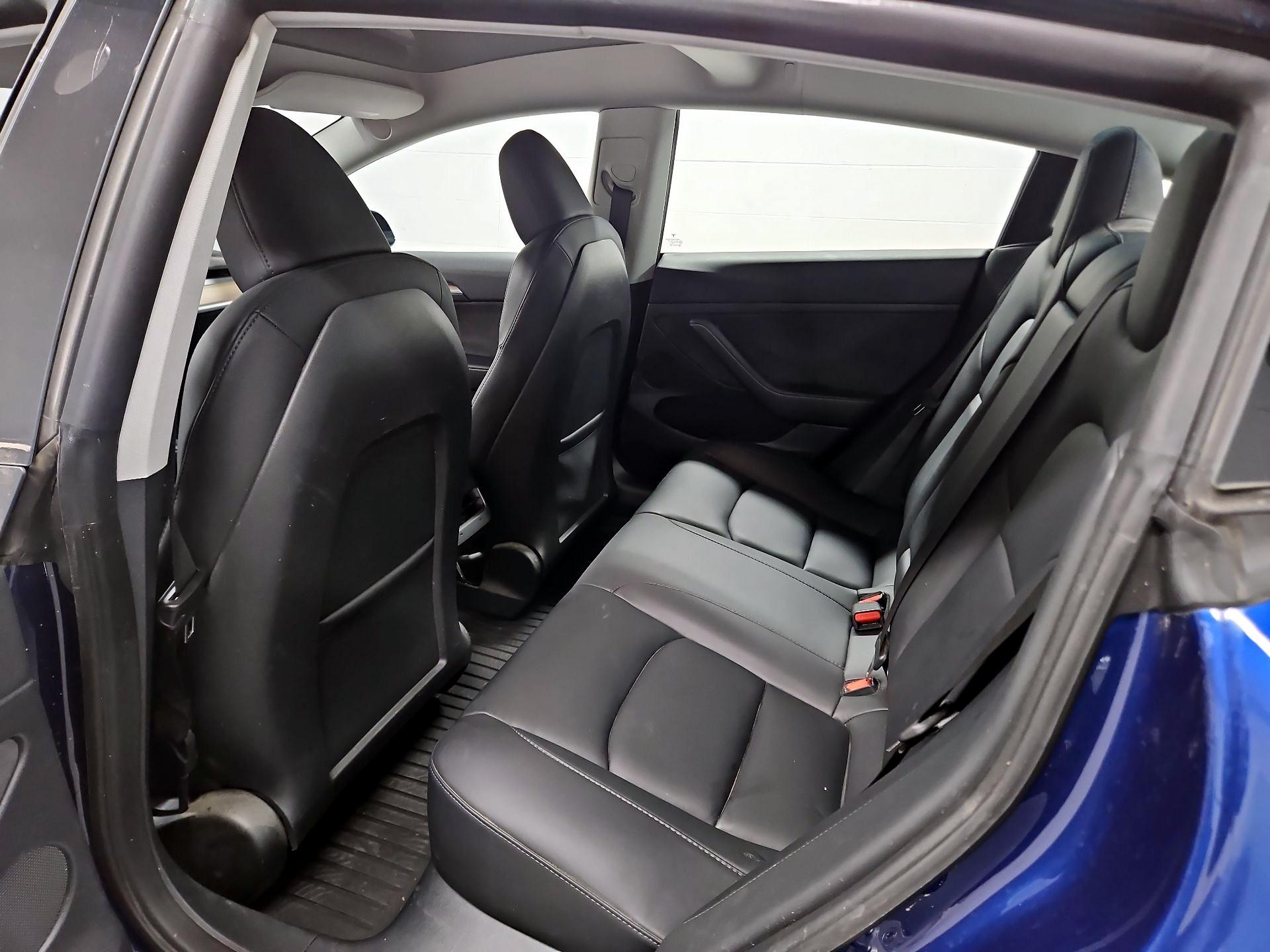 Thumbnail: 2023 Tesla Model 3 - 19