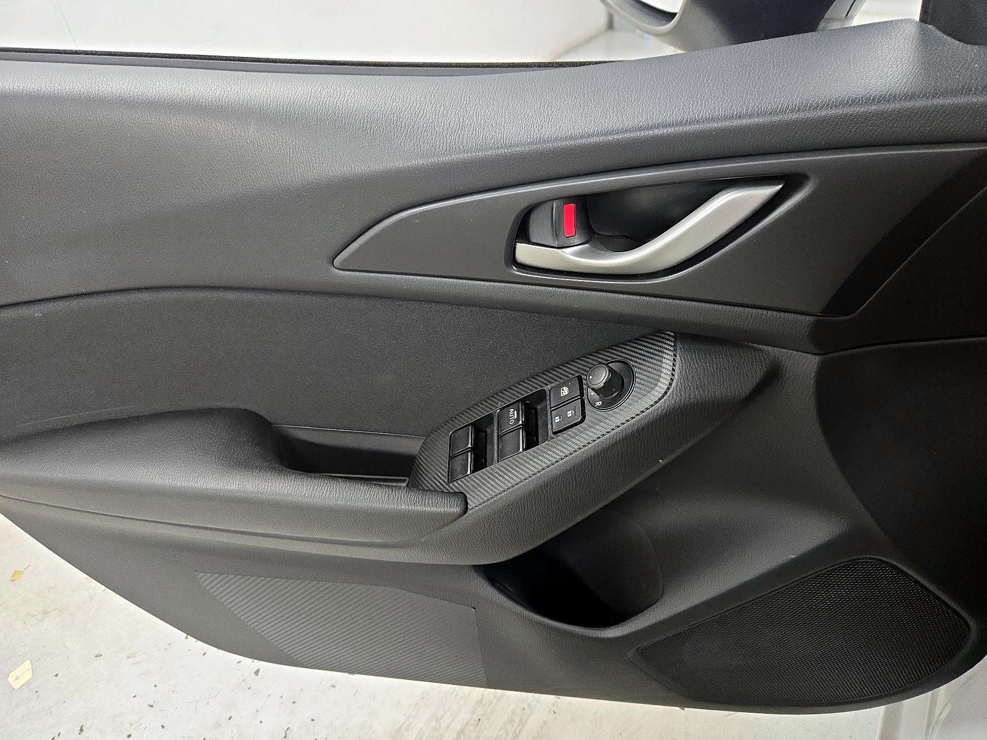 Thumbnail: 2015 Mazda Mazda3 - 12