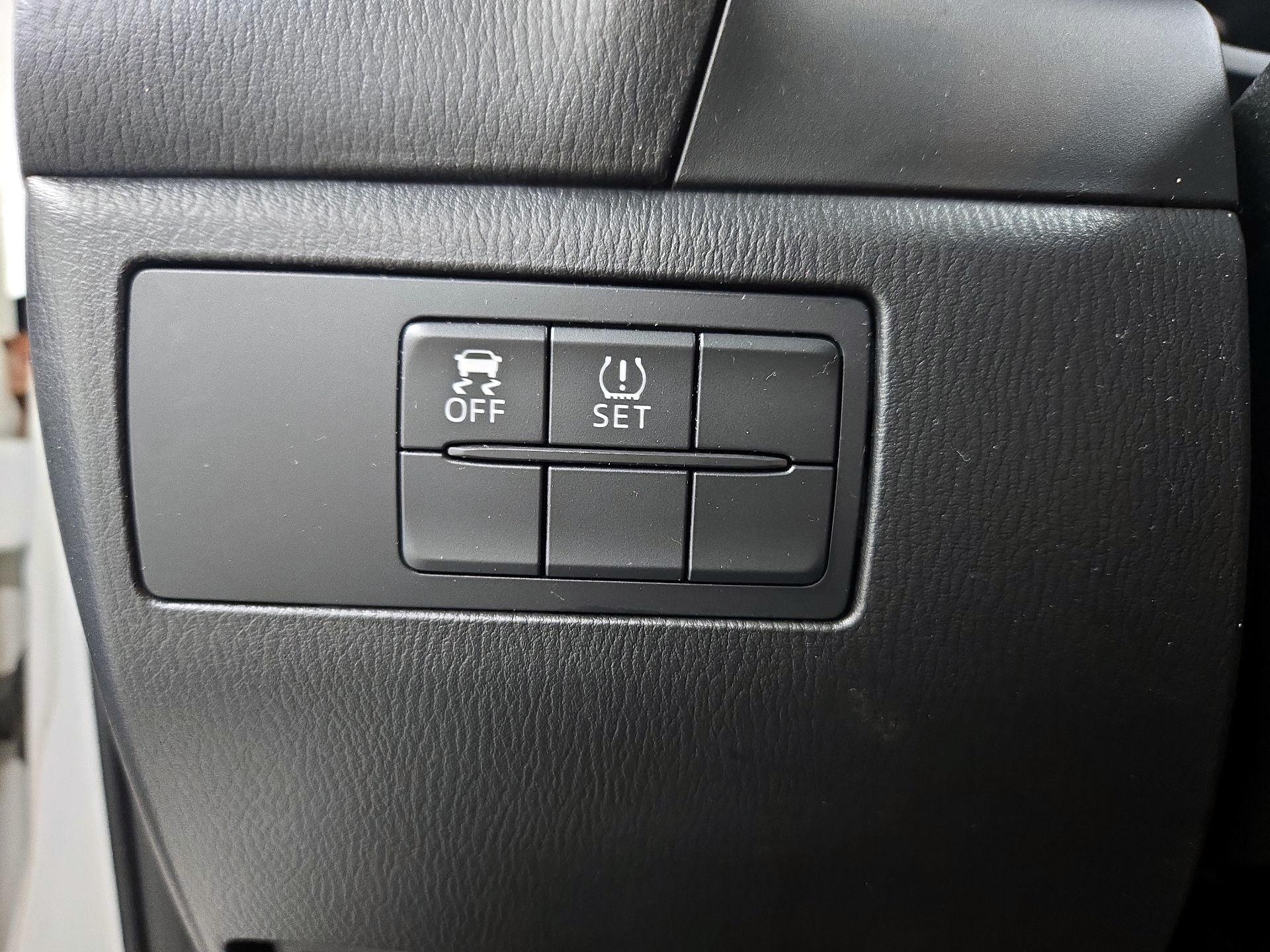 Thumbnail: 2015 Mazda Mazda3 - 13