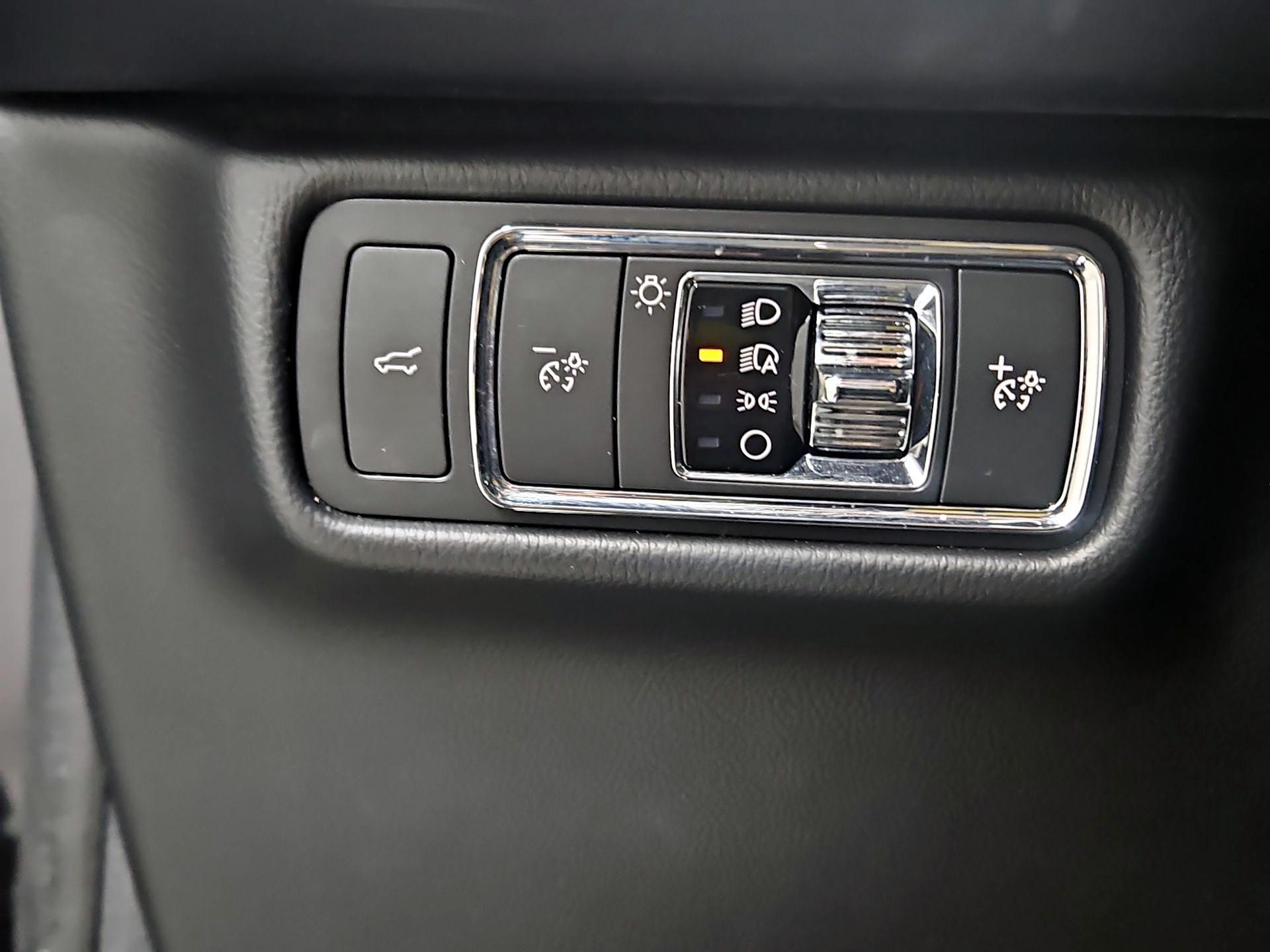 Thumbnail: 2023 Lincoln Aviator - 13