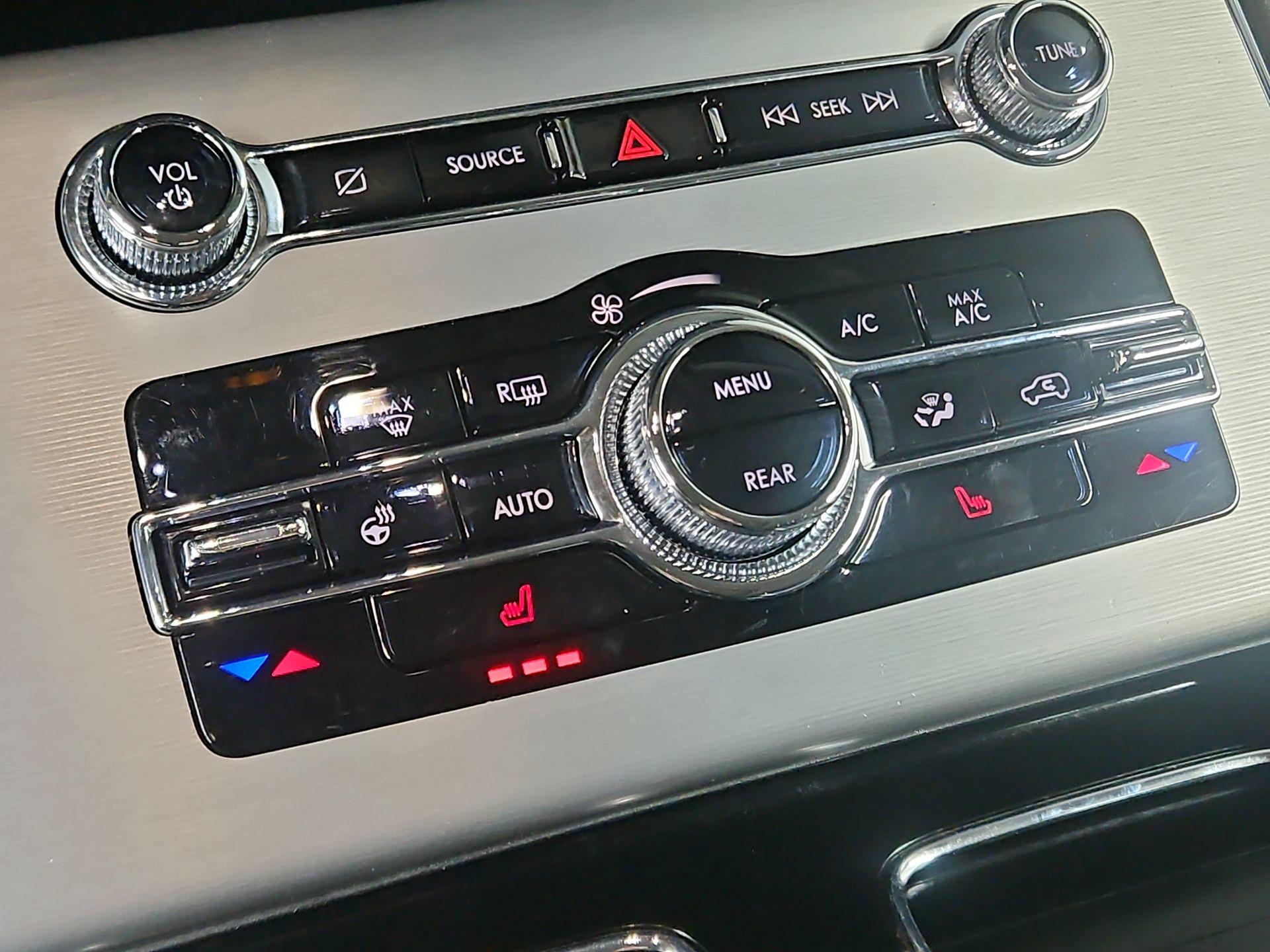 Thumbnail: 2023 Lincoln Aviator - 17