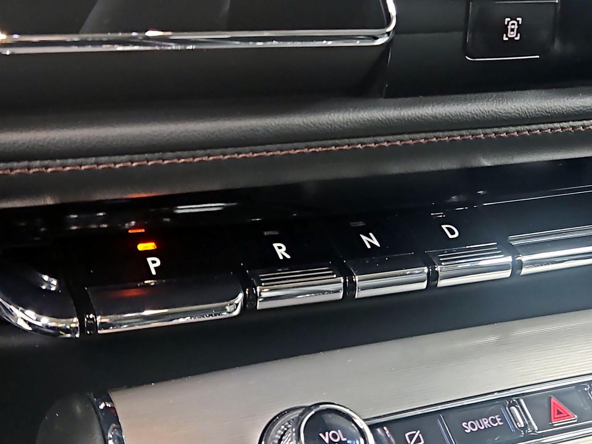 Thumbnail: 2023 Lincoln Aviator - 18