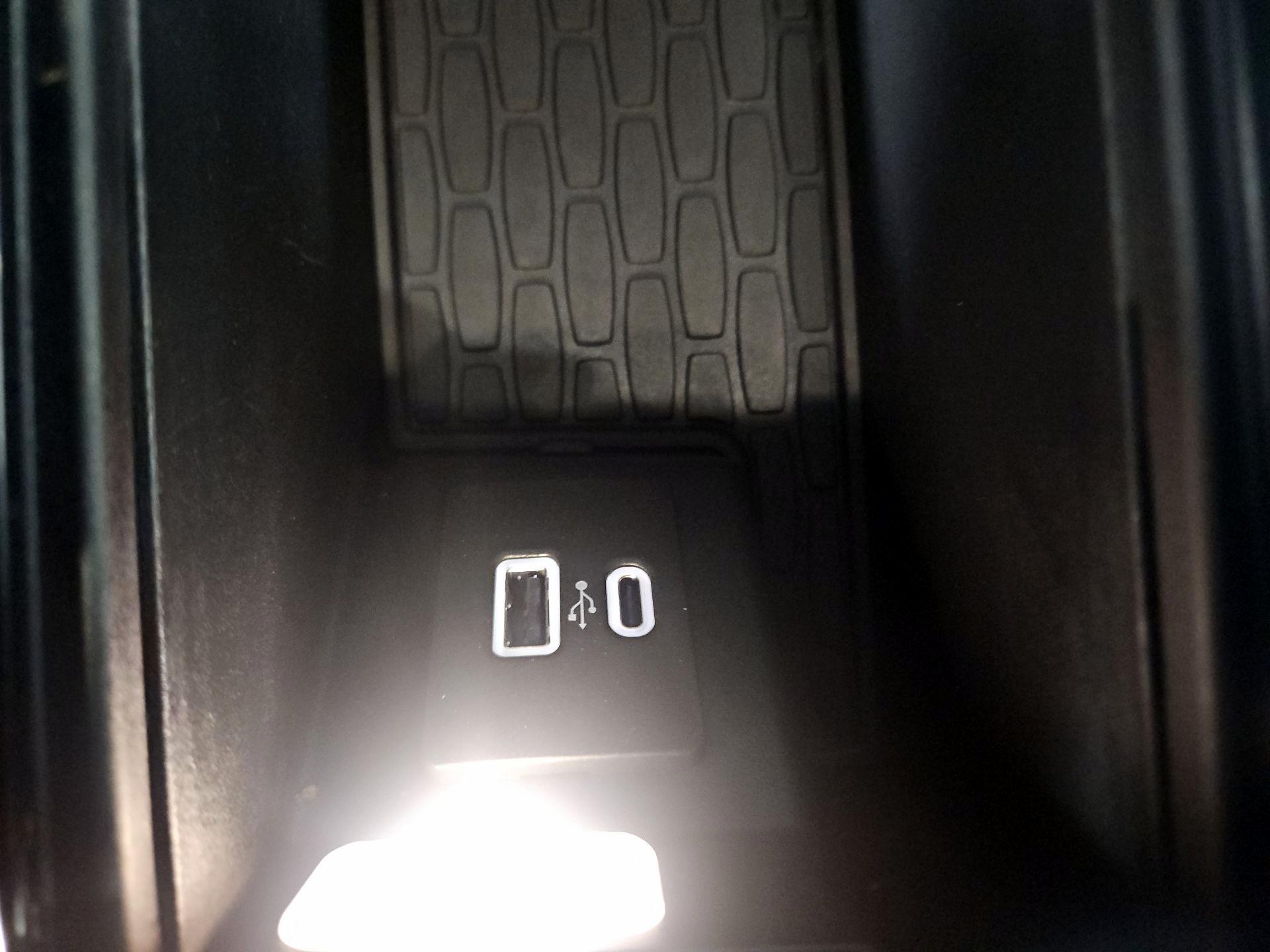 Thumbnail: 2023 Lincoln Aviator - 19