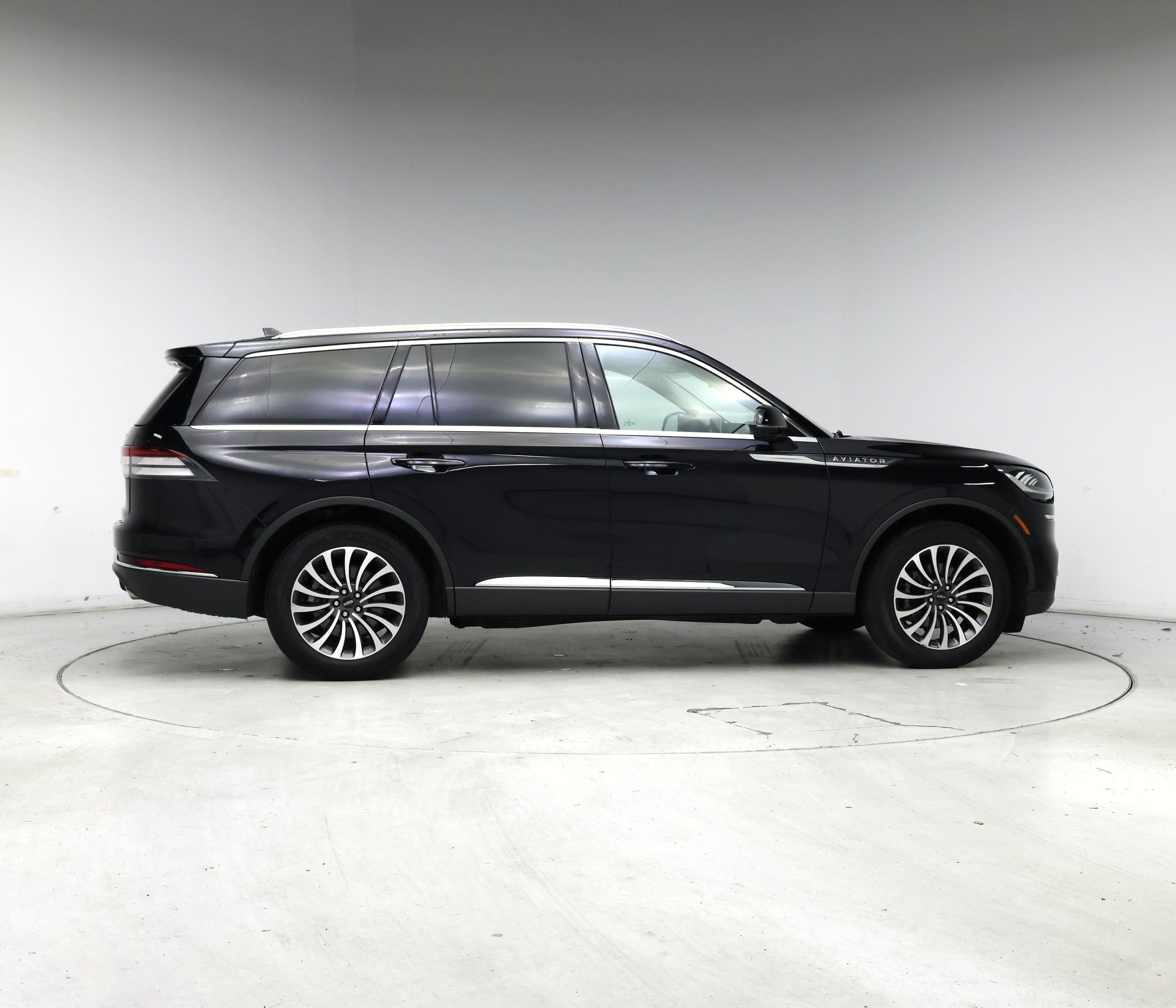 Thumbnail: 2023 Lincoln Aviator - 7