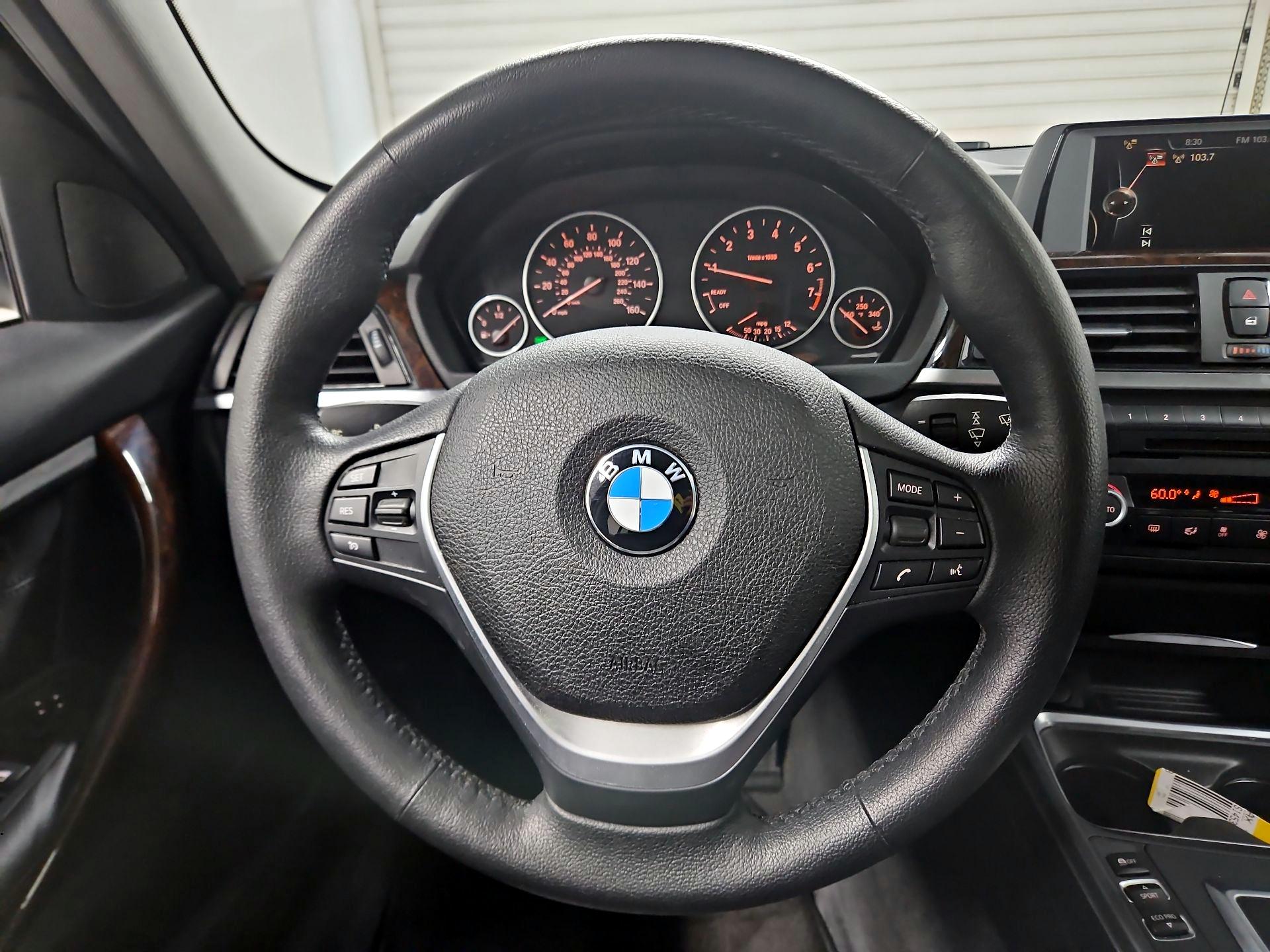 Thumbnail: 2015 BMW 3 Series - 10