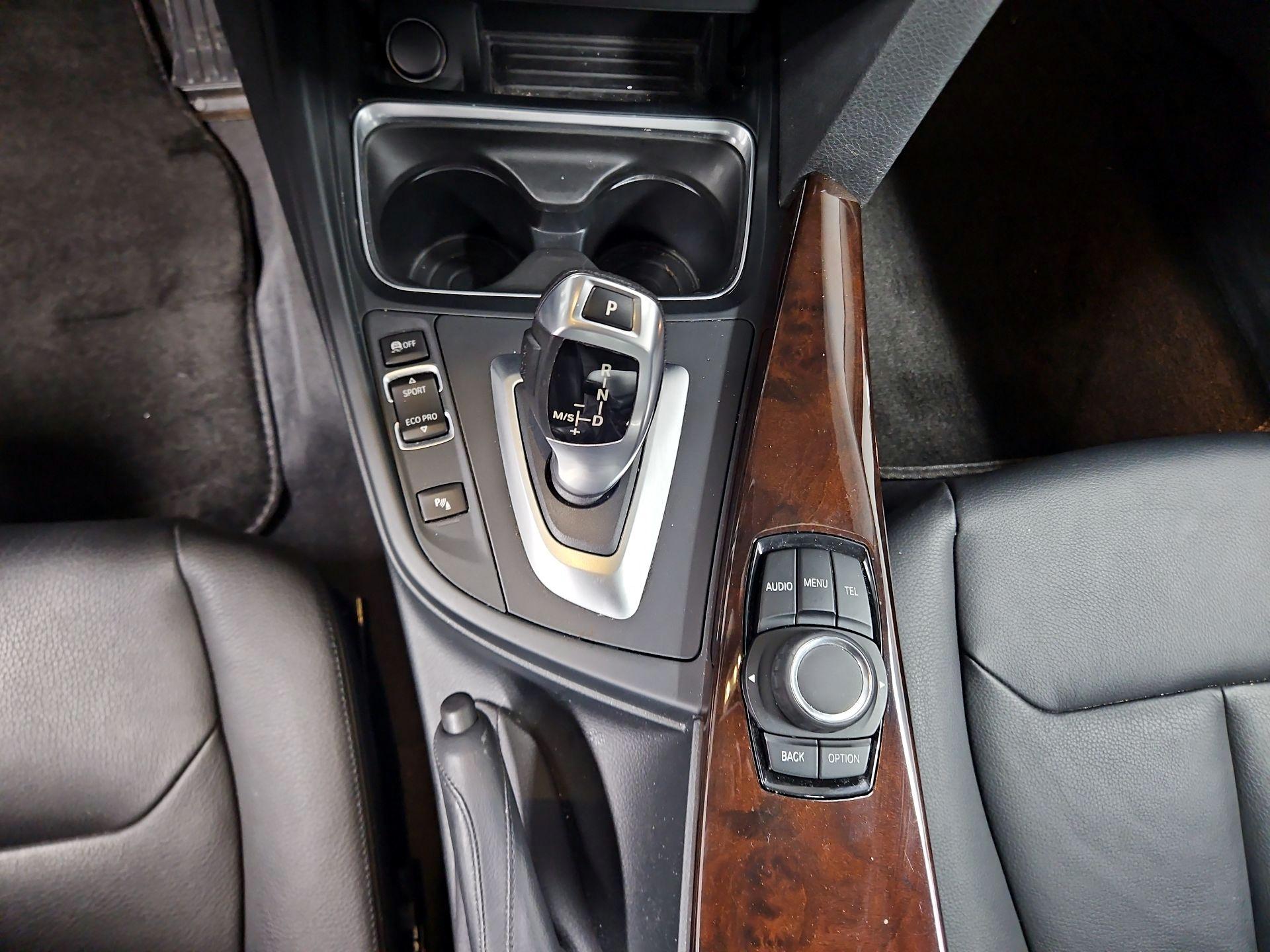 Thumbnail: 2015 BMW 3 Series - 17