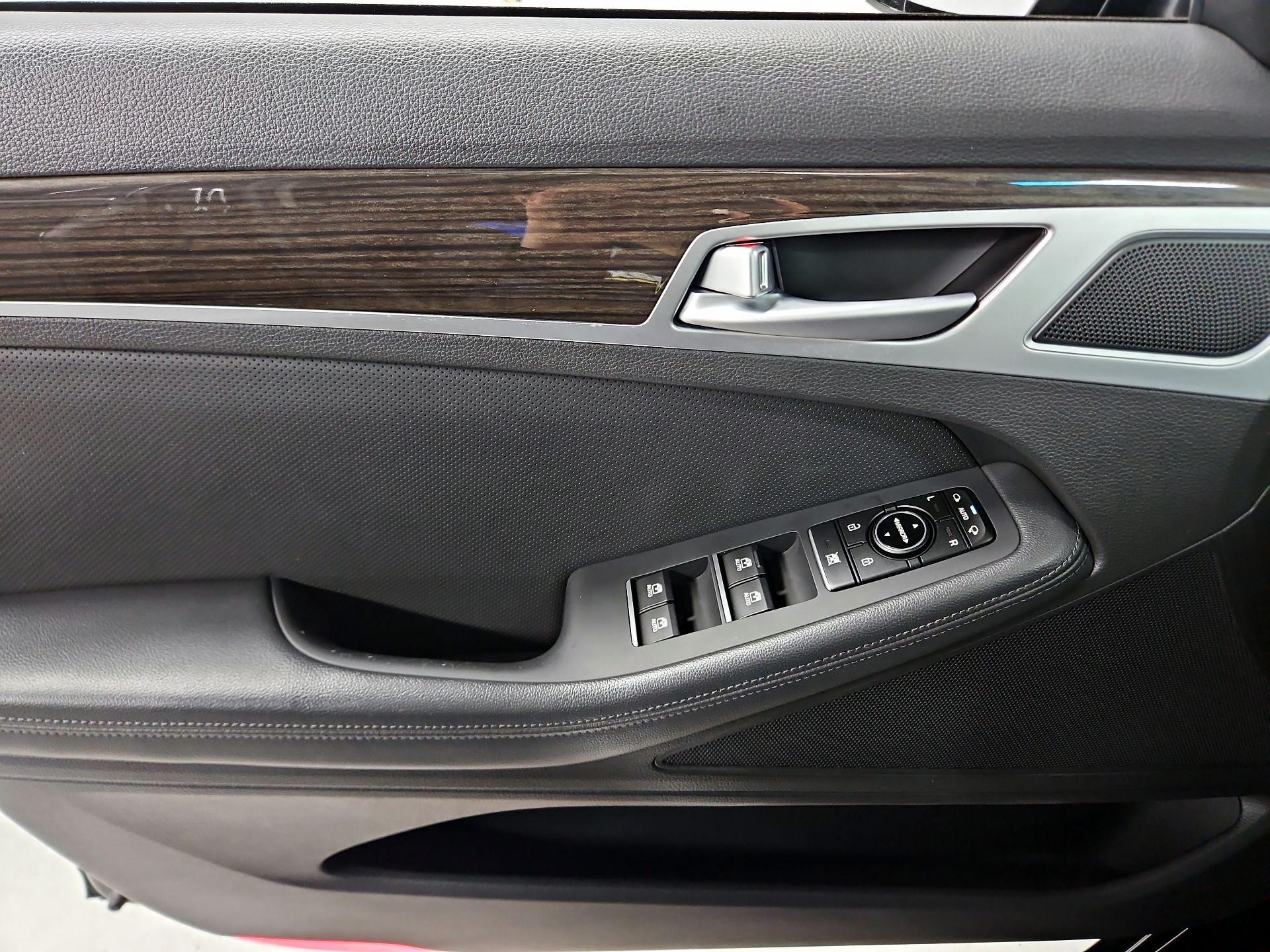 Thumbnail: 2015 Hyundai Genesis - 12