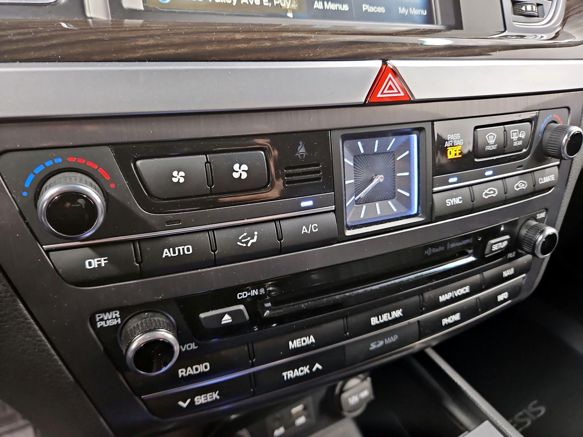 Thumbnail: 2015 Hyundai Genesis - 17