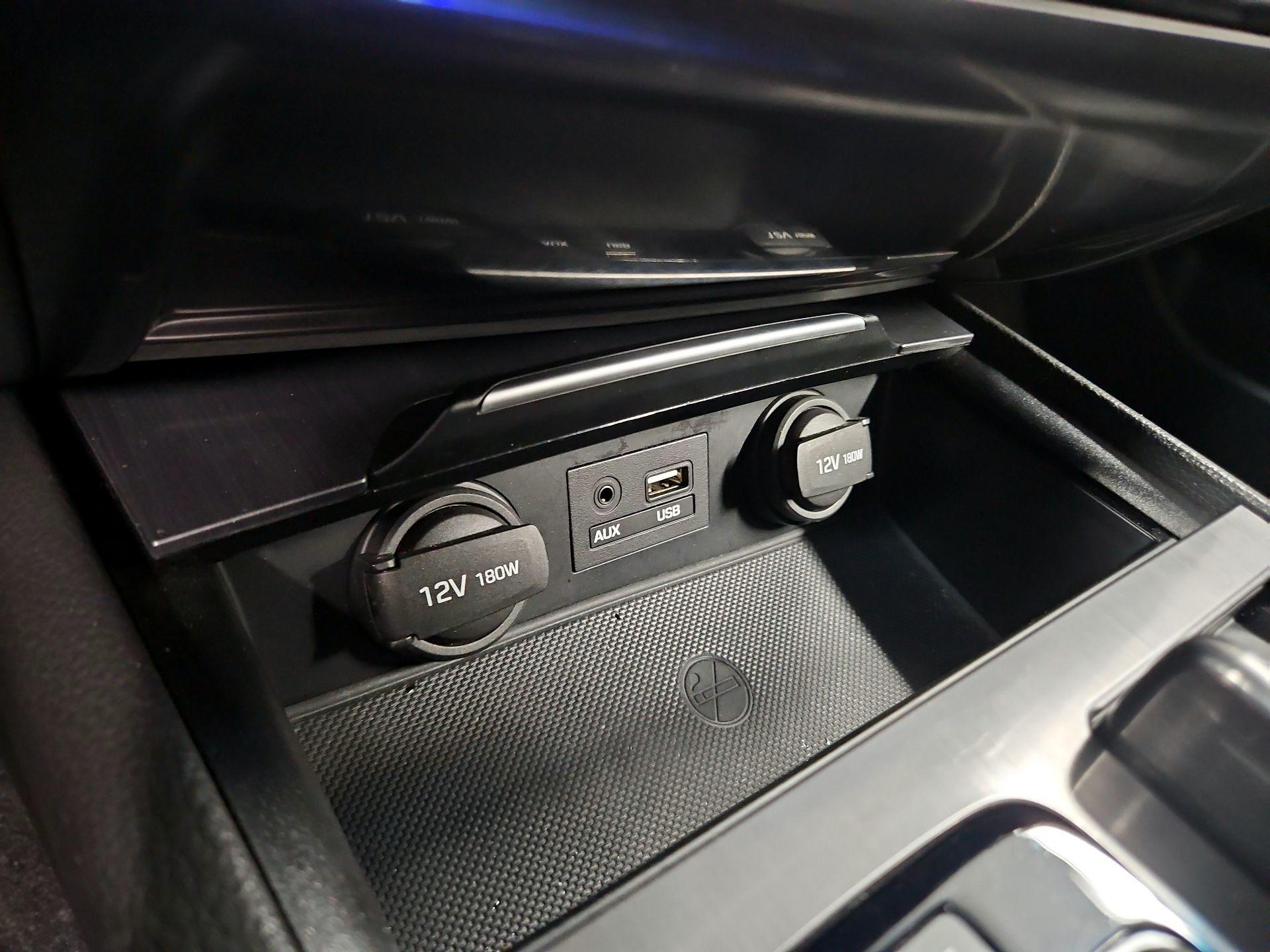 Thumbnail: 2015 Hyundai Genesis - 19