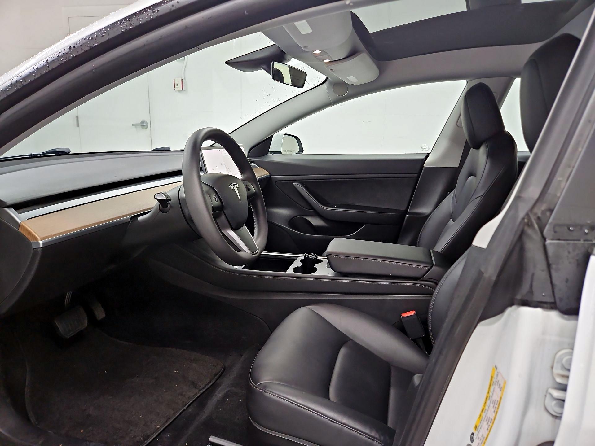 Thumbnail: 2021 Tesla Model 3 - 11