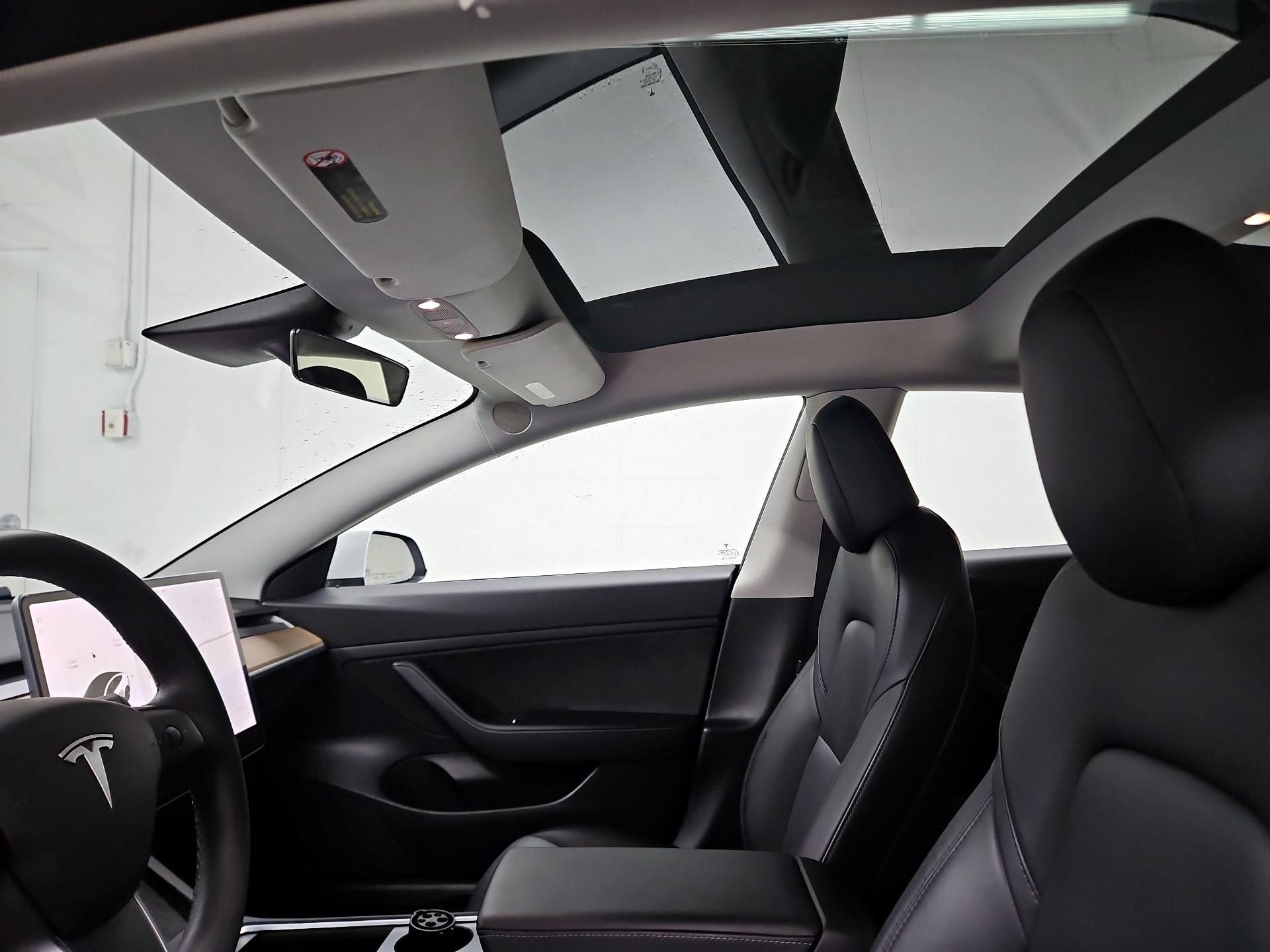 Thumbnail: 2021 Tesla Model 3 - 19