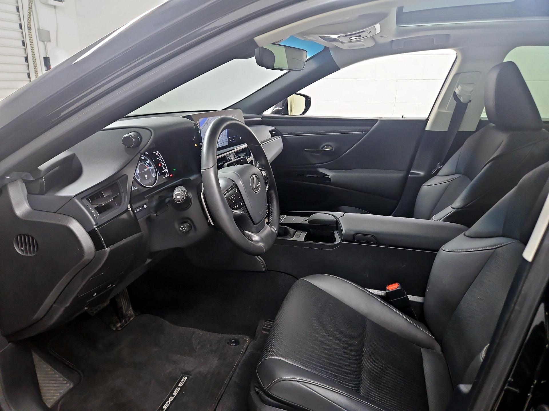 Thumbnail: 2022 Lexus ES - 11