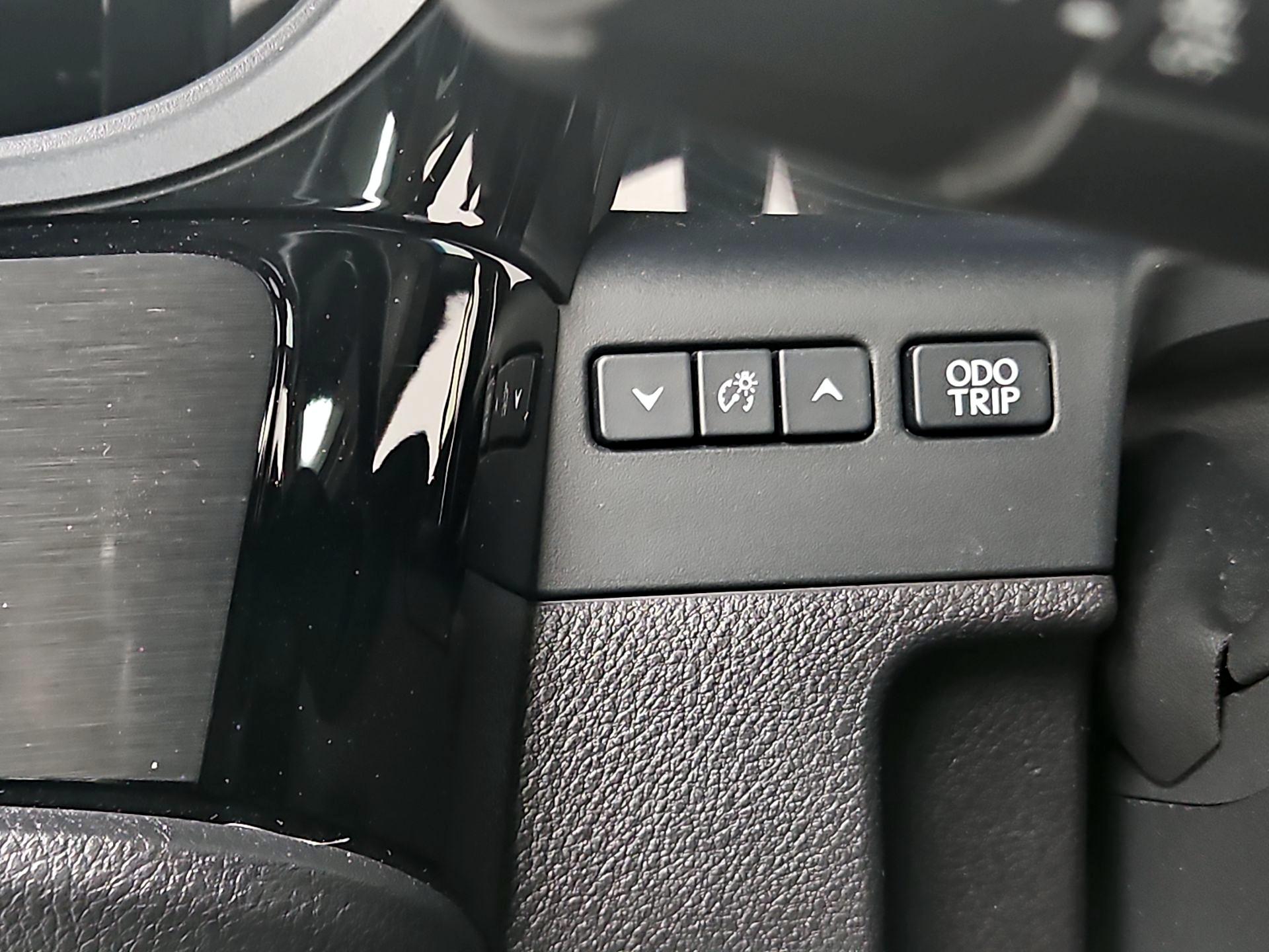 Thumbnail: 2022 Lexus ES - 13