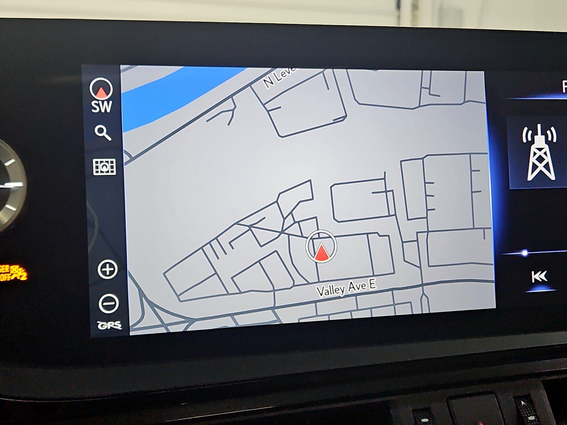 Thumbnail: 2022 Lexus ES - 14