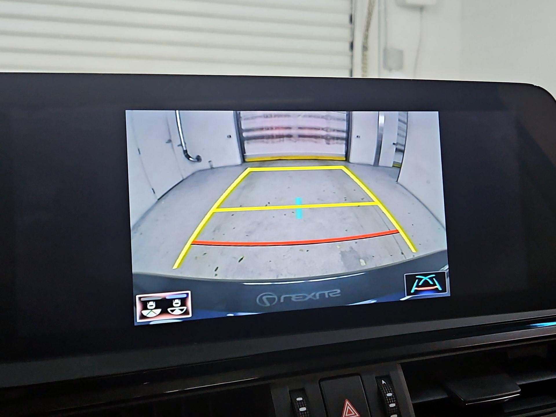 Thumbnail: 2022 Lexus ES - 15