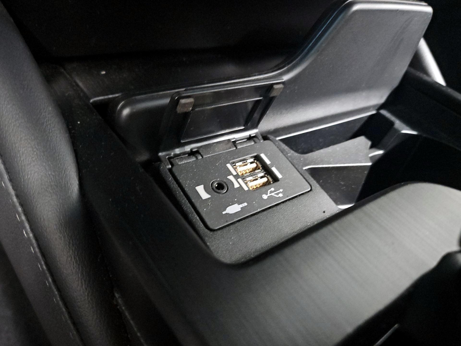 Thumbnail: 2022 Lexus ES - 19