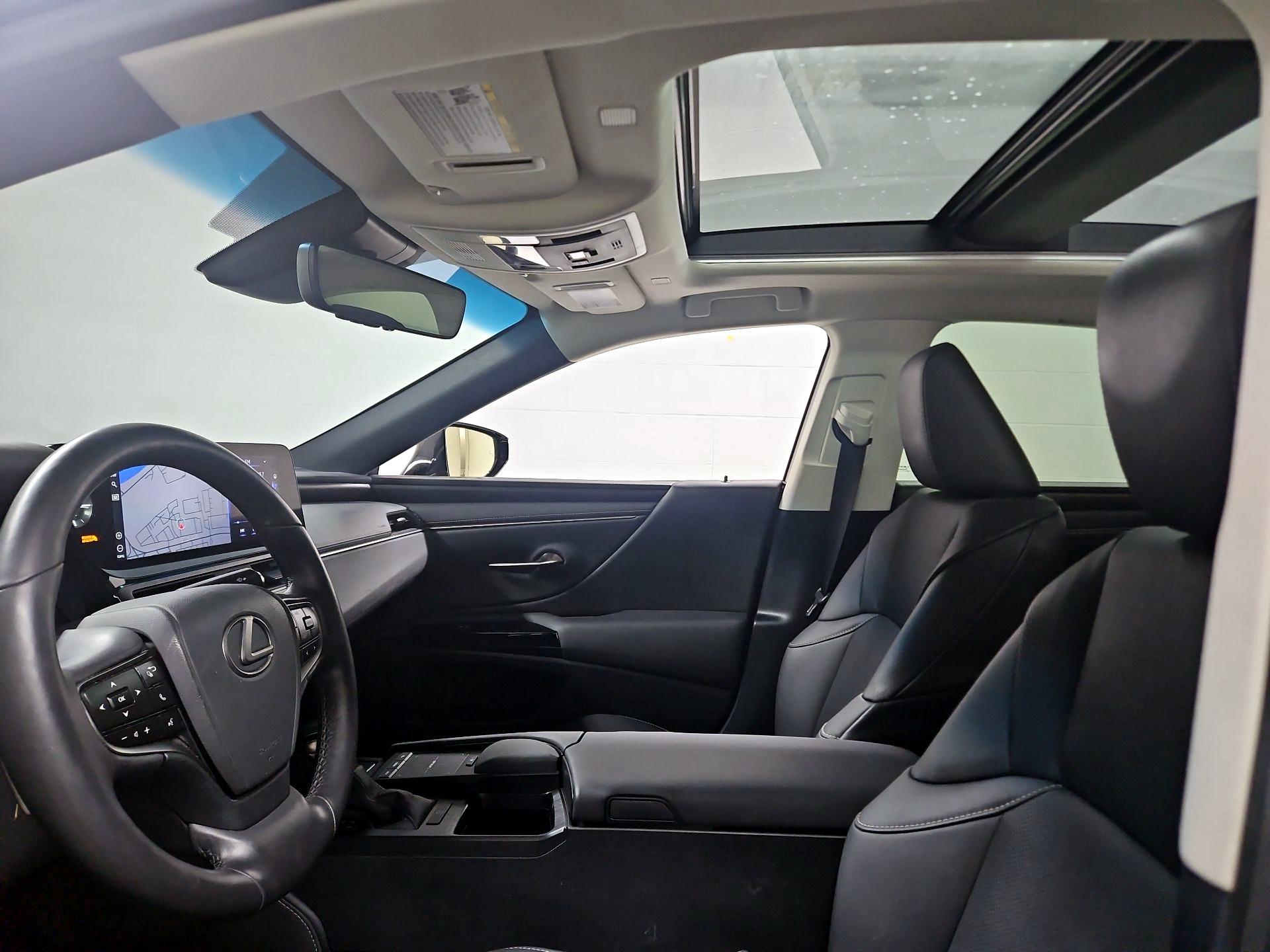 Thumbnail: 2022 Lexus ES - 20