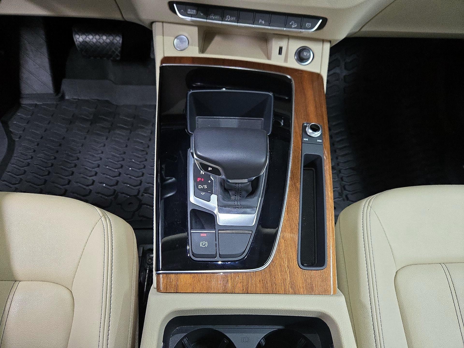 Thumbnail: 2022 Audi Q5 - 17